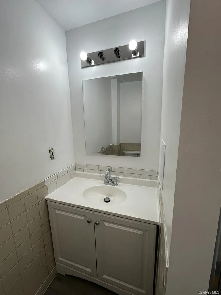 269 Broadway, Oyster Bay, NY , With , 1 Bedroom , and , 3 Room , 1 Bathroom , For , Residential Lease , For Rent , 1063456 , MLSID,1063456 269 Broadway, Oyster Bay, NY , With , 1 Bedroom , and , 3 Room , 1 Bathroom , For , Residential Lease , For Rent , 1063456 , MLSID,1063456