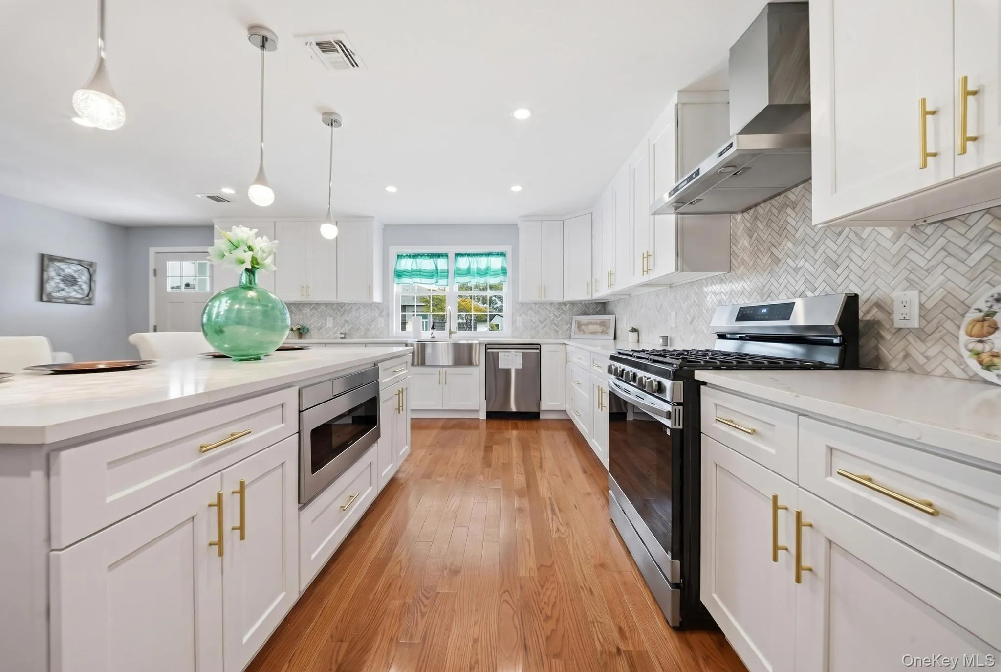 403 Bayview Avenue, Hempstead, NY, 4 Bedrooms Bedrooms, 8 Rooms Rooms,3 BathroomsBathrooms,Residential,For Rent,Bayview,0,1063463 403 Bayview Avenue, Hempstead, NY, 4 Bedrooms Bedrooms, 8 Rooms Rooms,3 BathroomsBathrooms,Residential,For Rent,Bayview,0,1063463