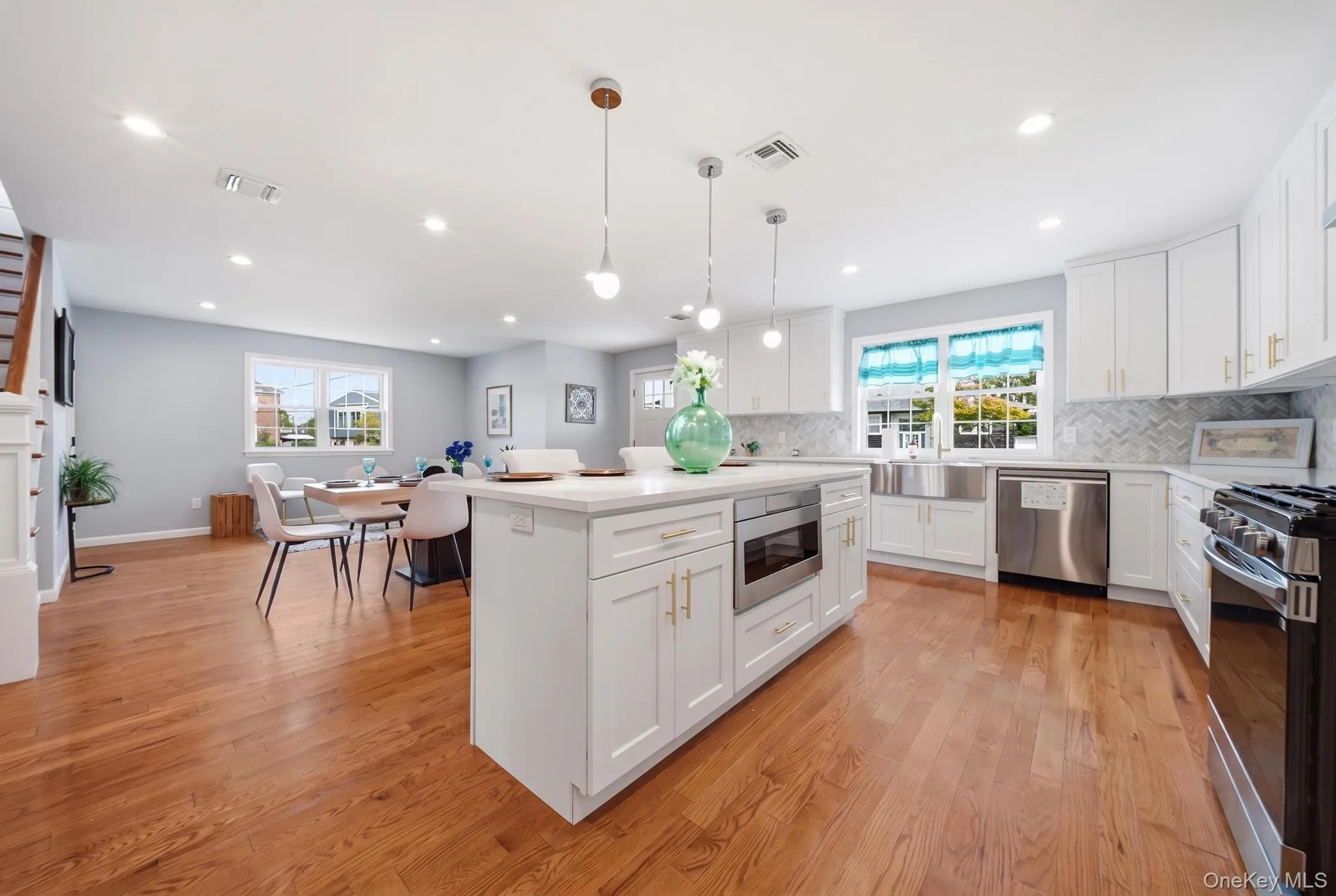 403 Bayview Avenue, Hempstead, NY, 4 Bedrooms Bedrooms, 8 Rooms Rooms,3 BathroomsBathrooms,Residential,For Rent,Bayview,0,1063463 403 Bayview Avenue, Hempstead, NY, 4 Bedrooms Bedrooms, 8 Rooms Rooms,3 BathroomsBathrooms,Residential,For Rent,Bayview,0,1063463