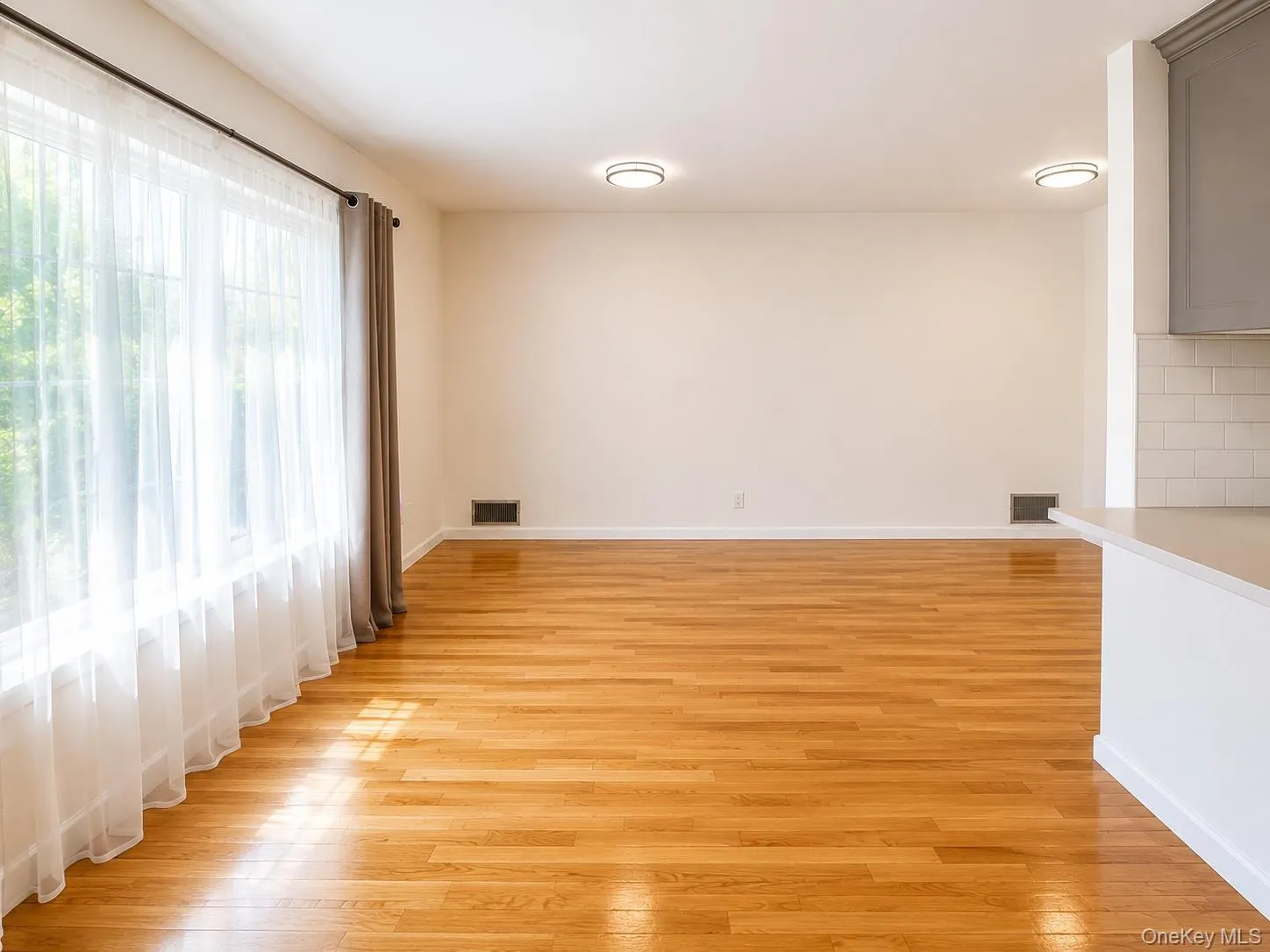 5708 260th Street, New York, NY, 3 Bedrooms Bedrooms, 6 Rooms Rooms,3 BathroomsBathrooms,Residential Lease,For Rent,260th,0,1063473 5708 260th Street, New York, NY, 3 Bedrooms Bedrooms, 6 Rooms Rooms,3 BathroomsBathrooms,Residential Lease,For Rent,260th,0,1063473