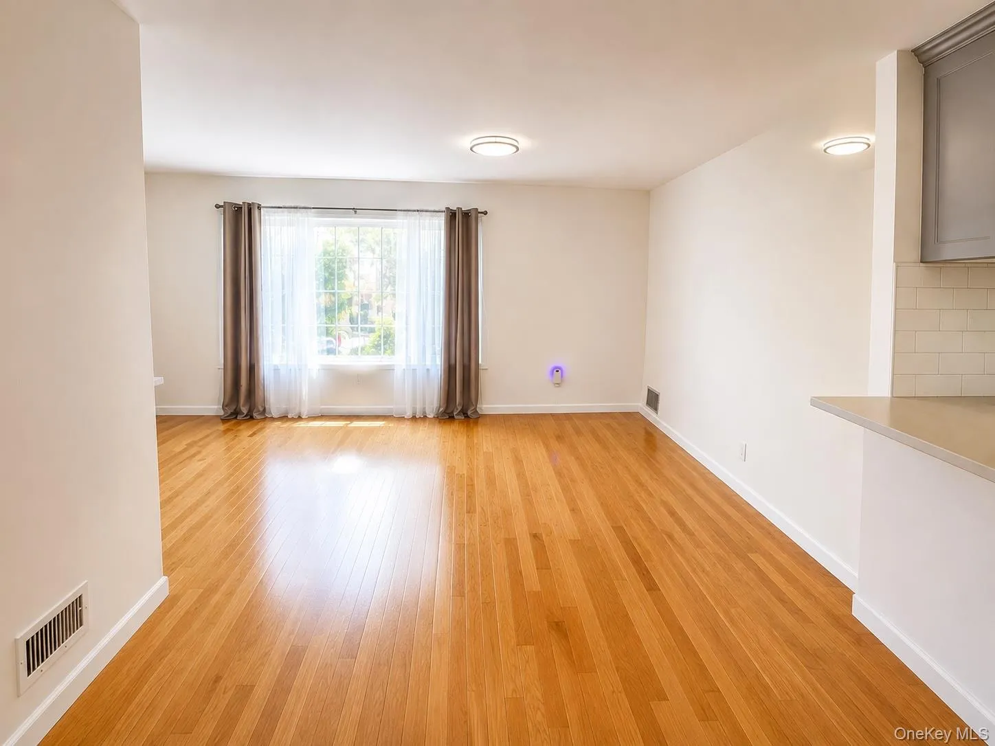 5708 260th Street, New York, NY, 3 Bedrooms Bedrooms, 6 Rooms Rooms,3 BathroomsBathrooms,Residential Lease,For Rent,260th,0,1063473 5708 260th Street, New York, NY, 3 Bedrooms Bedrooms, 6 Rooms Rooms,3 BathroomsBathrooms,Residential Lease,For Rent,260th,0,1063473