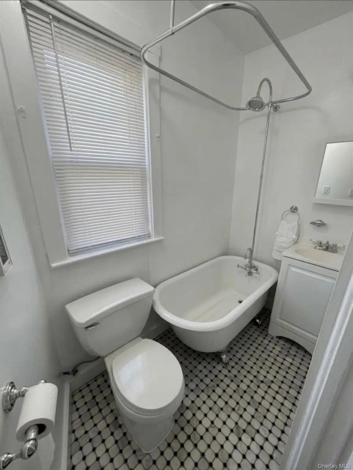 7 Dunwoodie Street, Eastchester, NY, 1 Bedroom Bedrooms, 3 Rooms Rooms,1 BathroomBathrooms,Residential Lease,For Rent,Dunwoodie,0,1063480 7 Dunwoodie Street, Eastchester, NY, 1 Bedroom Bedrooms, 3 Rooms Rooms,1 BathroomBathrooms,Residential Lease,For Rent,Dunwoodie,0,1063480