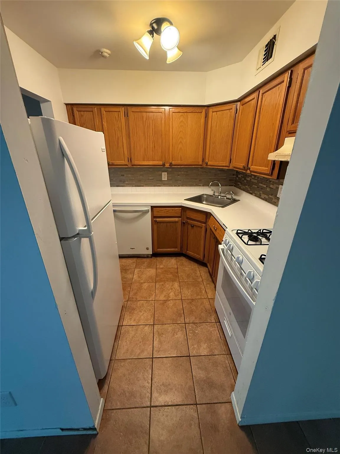 378 Artist Lake Drive, Brookhaven, NY, 2 Bedroom Bedrooms, 4 Room Rooms,2 BathroomBathrooms,Residential Lease,For Rent,Artist Lake,0,1063481 378 Artist Lake Drive, Brookhaven, NY, 2 Bedroom Bedrooms, 4 Room Rooms,2 BathroomBathrooms,Residential Lease,For Rent,Artist Lake,0,1063481
