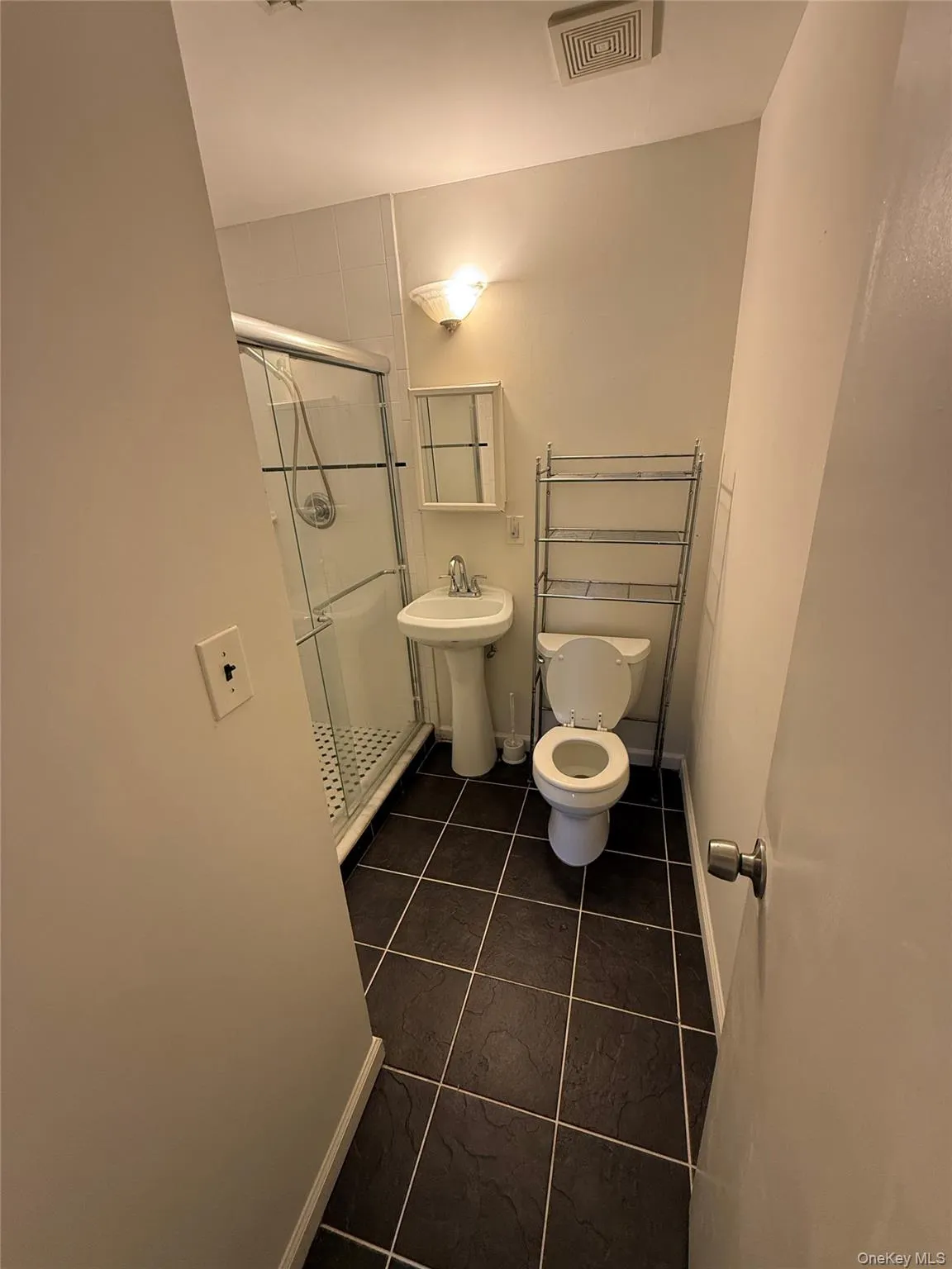 378 Artist Lake Drive, Brookhaven, NY, 2 Bedroom Bedrooms, 4 Room Rooms,2 BathroomBathrooms,Residential Lease,For Rent,Artist Lake,0,1063481 378 Artist Lake Drive, Brookhaven, NY, 2 Bedroom Bedrooms, 4 Room Rooms,2 BathroomBathrooms,Residential Lease,For Rent,Artist Lake,0,1063481
