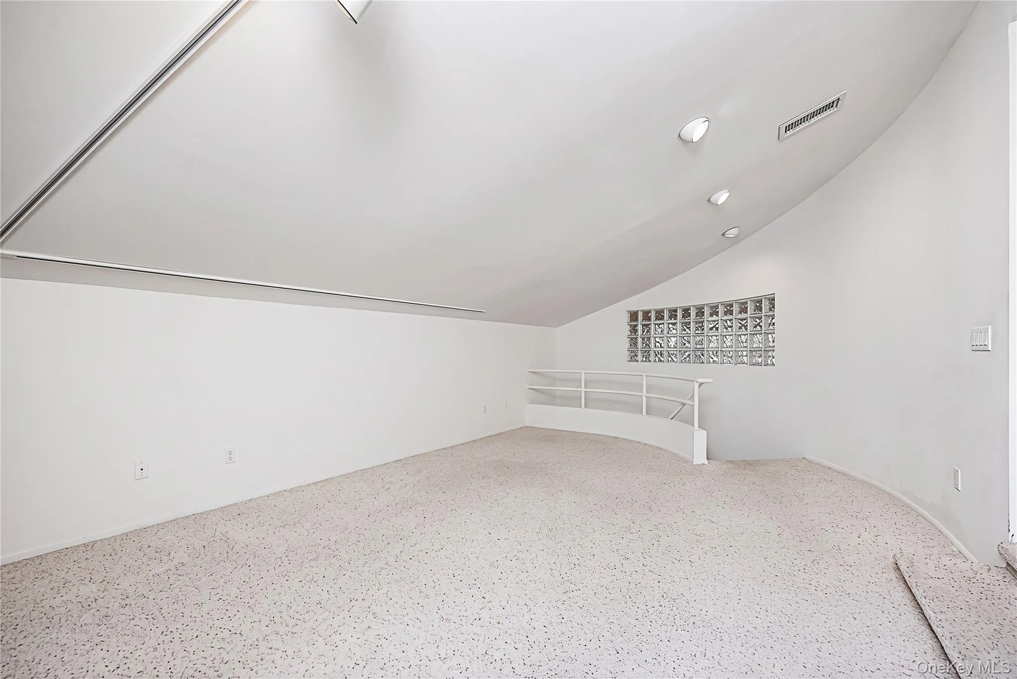 5 Kew Court, Huntington, NY, 3 Bedrooms Bedrooms, 14 Rooms Rooms,2 BathroomsBathrooms,Residential,For Rent,Kew,0,1063488 5 Kew Court, Huntington, NY, 3 Bedrooms Bedrooms, 14 Rooms Rooms,2 BathroomsBathrooms,Residential,For Rent,Kew,0,1063488