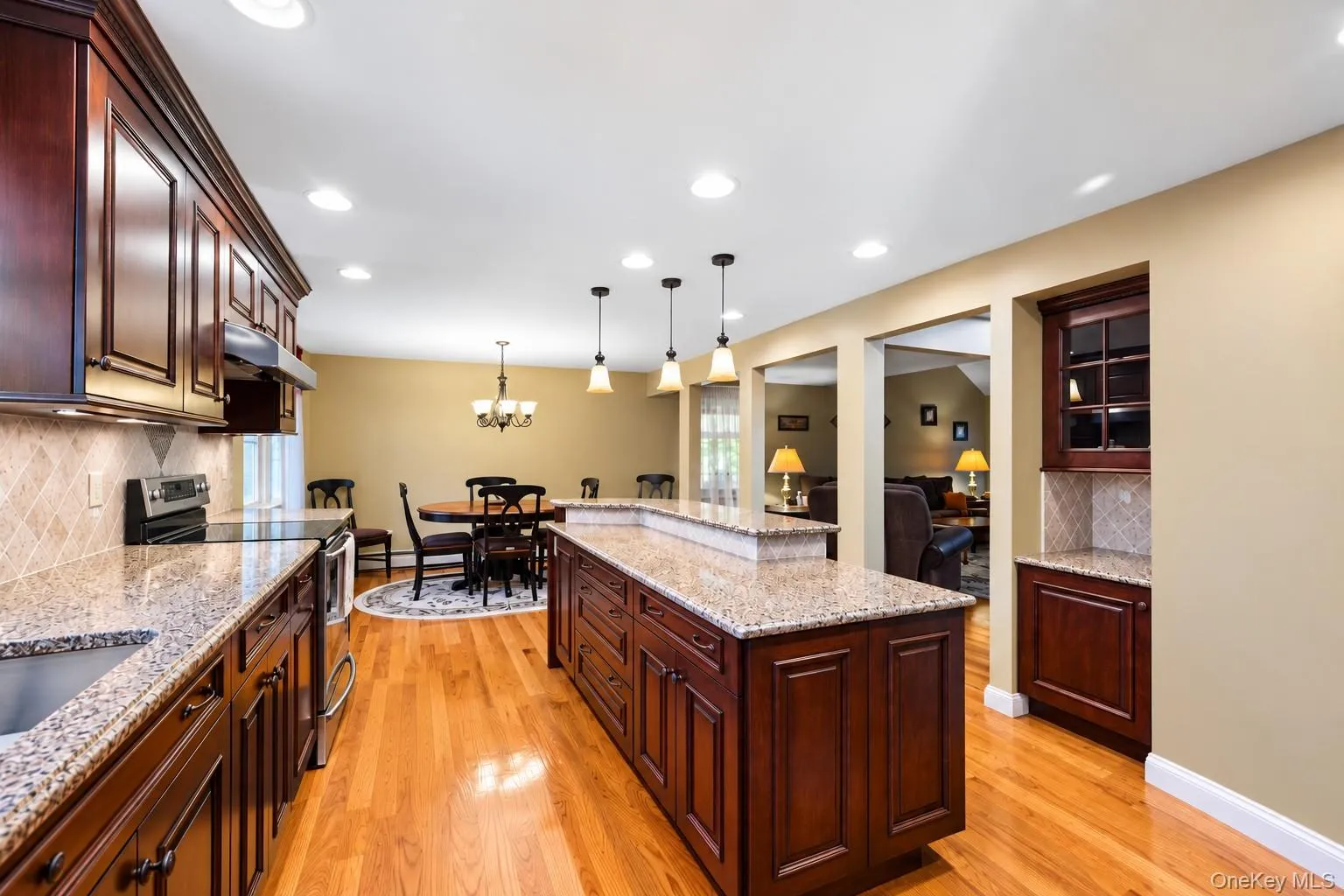 Space for a coffee bar or small appliances. Space for a coffee bar or small appliances.