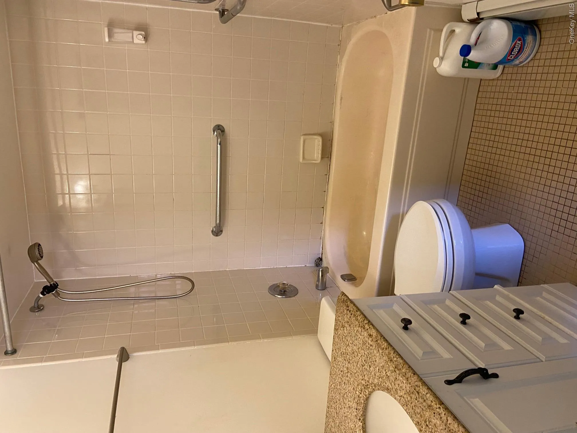 68-01 242nd Street, New York, NY, 1 Bedroom Bedrooms, 3 Rooms Rooms,1 BathroomBathrooms,Residential,For Rent,242nd,0,1063495 68-01 242nd Street, New York, NY, 1 Bedroom Bedrooms, 3 Rooms Rooms,1 BathroomBathrooms,Residential,For Rent,242nd,0,1063495