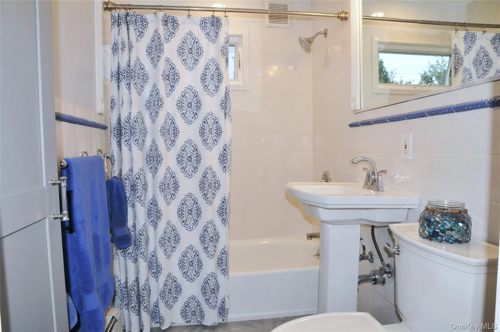 162 Swan Lane, Hempstead, NY, 3 Bedrooms Bedrooms, 6 Rooms Rooms,2 BathroomsBathrooms,Residential,For Rent,Swan,0,1063498 162 Swan Lane, Hempstead, NY, 3 Bedrooms Bedrooms, 6 Rooms Rooms,2 BathroomsBathrooms,Residential,For Rent,Swan,0,1063498