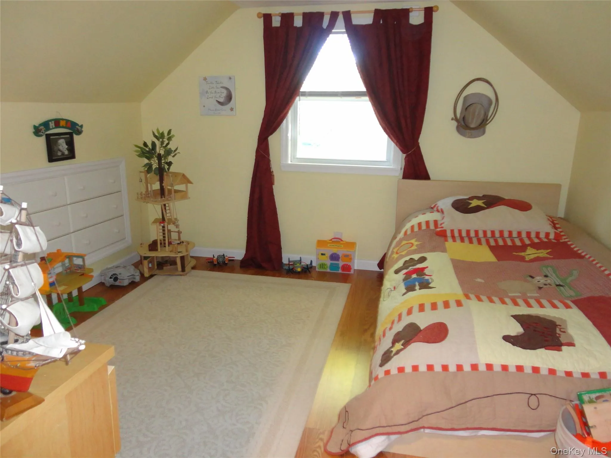 271 Lilac Lane, Smithtown, NY, 3 Bedrooms Bedrooms, 6 Rooms Rooms,1 BathroomBathrooms,Residential Lease,For Rent,Lilac,0,1063501 271 Lilac Lane, Smithtown, NY, 3 Bedrooms Bedrooms, 6 Rooms Rooms,1 BathroomBathrooms,Residential Lease,For Rent,Lilac,0,1063501