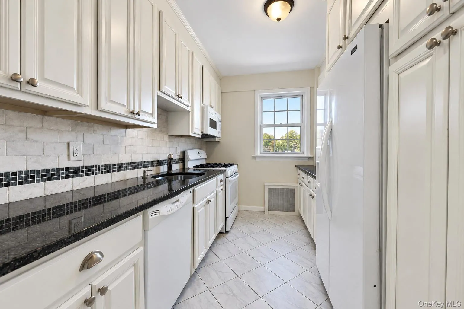 210 Pelham Road, New Rochelle, NY, 2 Bedrooms Bedrooms, 5 Rooms Rooms,1 BathroomBathrooms,Residential,For Rent,Pelham,0,1063502 210 Pelham Road, New Rochelle, NY, 2 Bedrooms Bedrooms, 5 Rooms Rooms,1 BathroomBathrooms,Residential,For Rent,Pelham,0,1063502