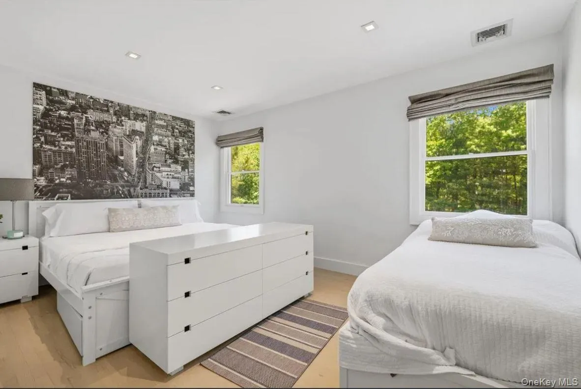 100 Wainscott Nw Road, East Hampton, New York 11975