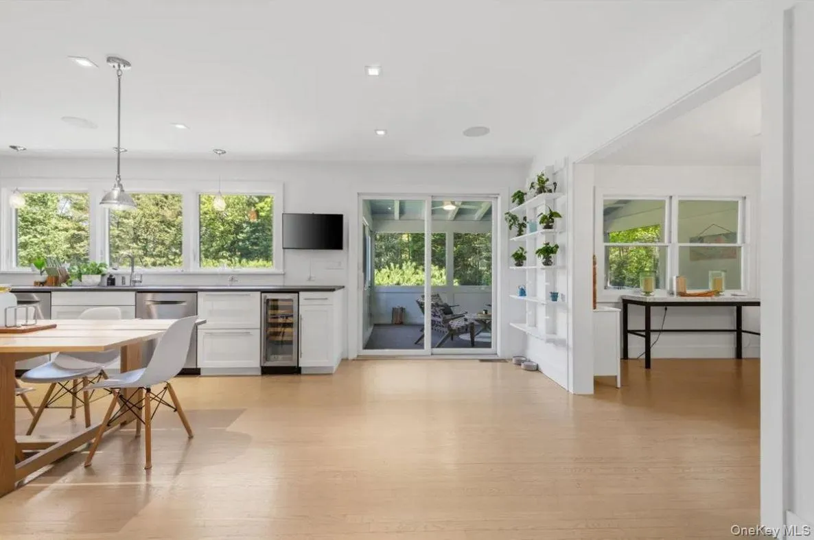 100 Wainscott Nw Road, East Hampton, New York 11975