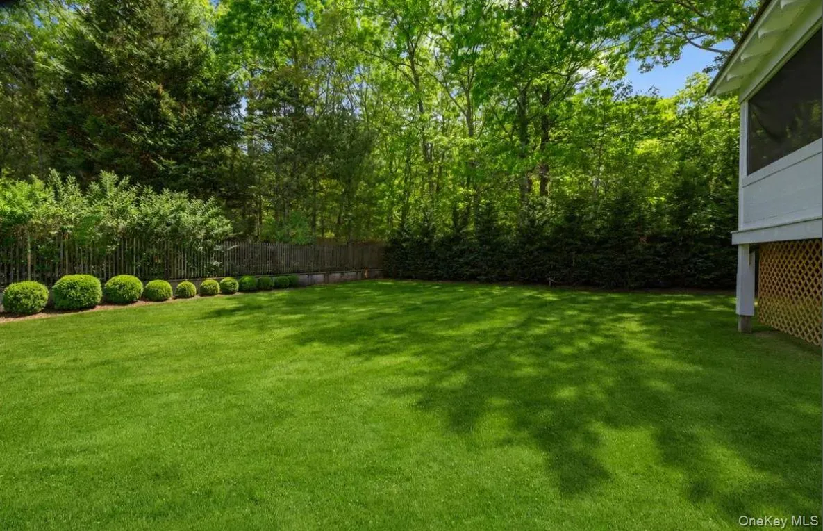 100 Wainscott Nw Road, East Hampton, New York 11975