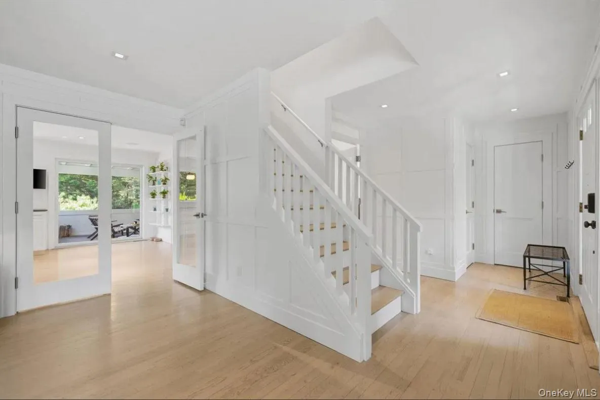 100 Wainscott Nw Road, East Hampton, New York 11975