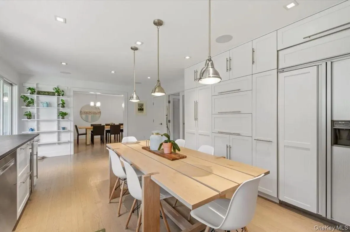 100 Wainscott Nw Road, East Hampton, New York 11975