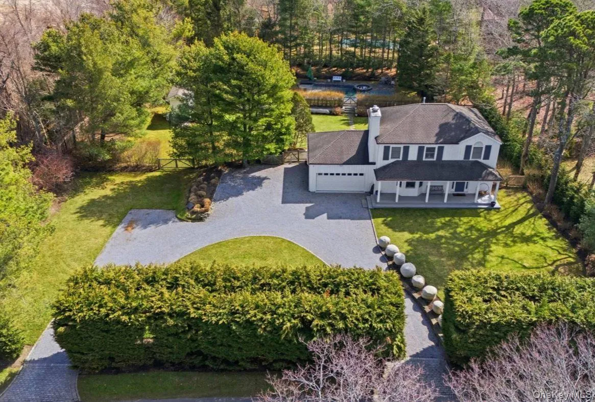 100 Wainscott Nw Road, East Hampton, New York 11975