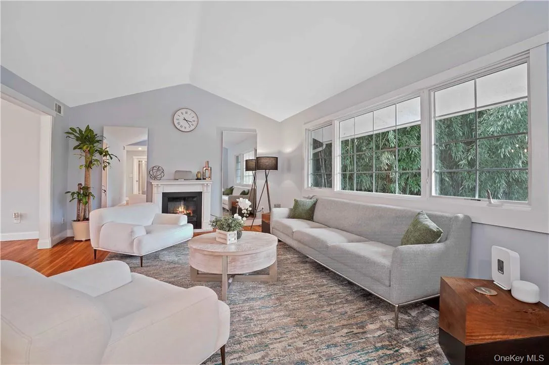 99 New Sprain Road, Greenburgh, NY, 4 Bedrooms Bedrooms, 9 Rooms Rooms,3 BathroomsBathrooms,Residential Lease,For Rent,New Sprain,0,1063523 99 New Sprain Road, Greenburgh, NY, 4 Bedrooms Bedrooms, 9 Rooms Rooms,3 BathroomsBathrooms,Residential Lease,For Rent,New Sprain,0,1063523