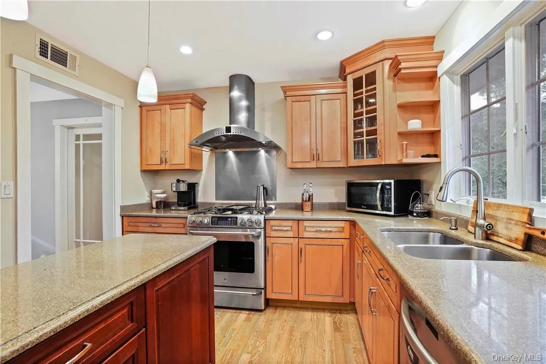 99 New Sprain Road, Greenburgh, NY, 4 Bedrooms Bedrooms, 9 Rooms Rooms,3 BathroomsBathrooms,Residential Lease,For Rent,New Sprain,0,1063523 99 New Sprain Road, Greenburgh, NY, 4 Bedrooms Bedrooms, 9 Rooms Rooms,3 BathroomsBathrooms,Residential Lease,For Rent,New Sprain,0,1063523