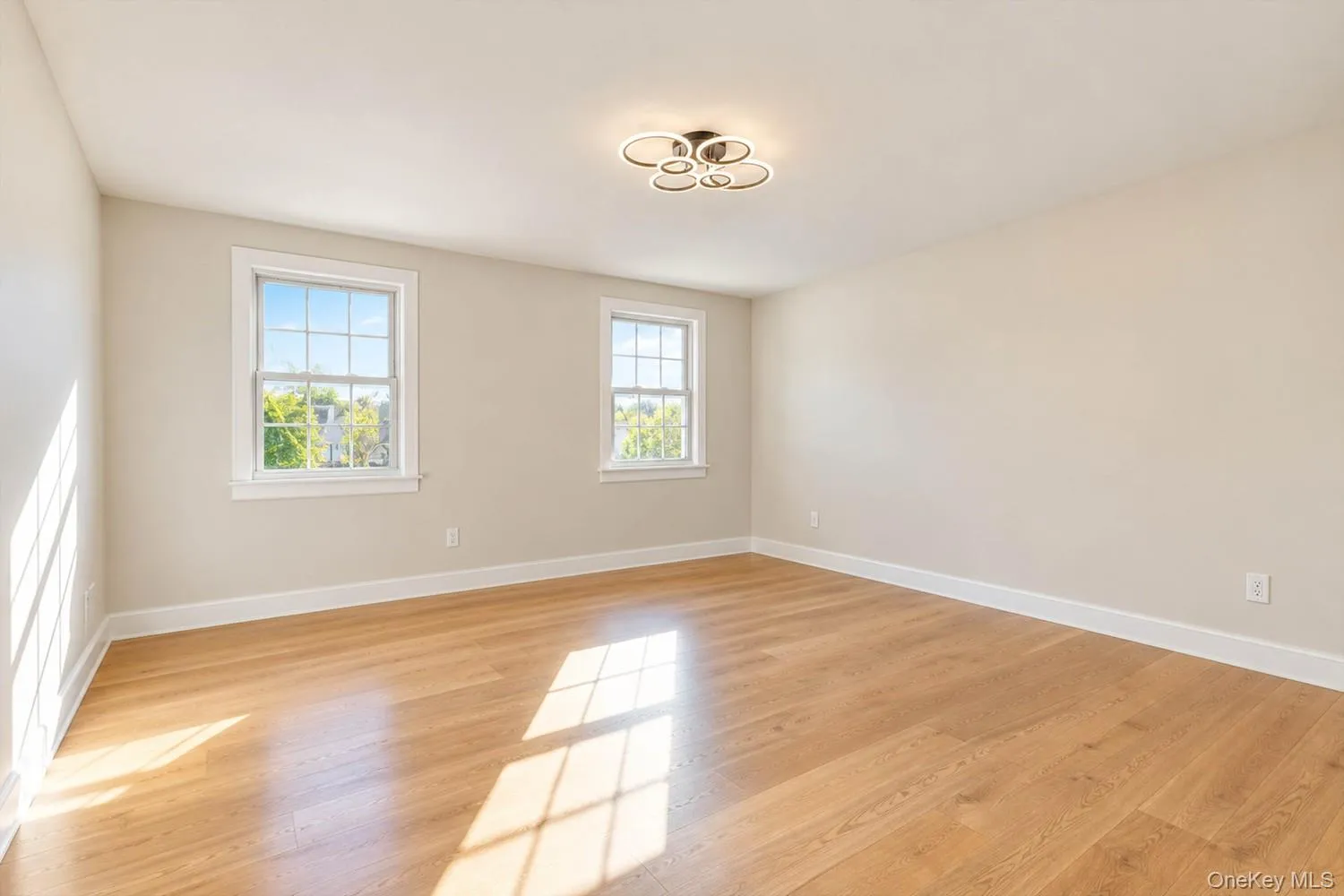 6 Amador Street, New York, NY, 3 Bedrooms Bedrooms, 8 Rooms Rooms,2 BathroomsBathrooms,Residential,For Rent,Amador,0,1063524 6 Amador Street, New York, NY, 3 Bedrooms Bedrooms, 8 Rooms Rooms,2 BathroomsBathrooms,Residential,For Rent,Amador,0,1063524