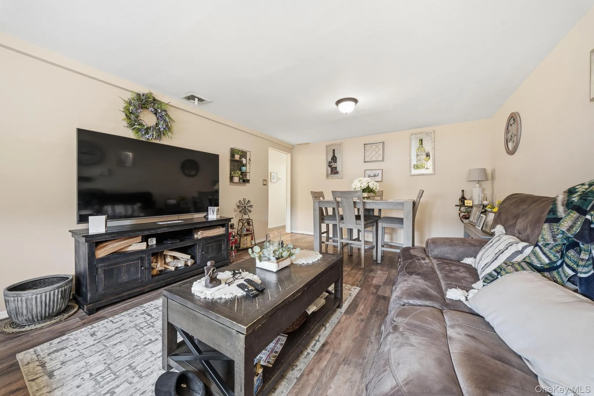 1523 Dewey Avenue, Hempstead, NY, 6 Bedrooms Bedrooms, 12 Rooms Rooms,3 BathroomsBathrooms,Residential,For Rent,Dewey,0,1063527 1523 Dewey Avenue, Hempstead, NY, 6 Bedrooms Bedrooms, 12 Rooms Rooms,3 BathroomsBathrooms,Residential,For Rent,Dewey,0,1063527