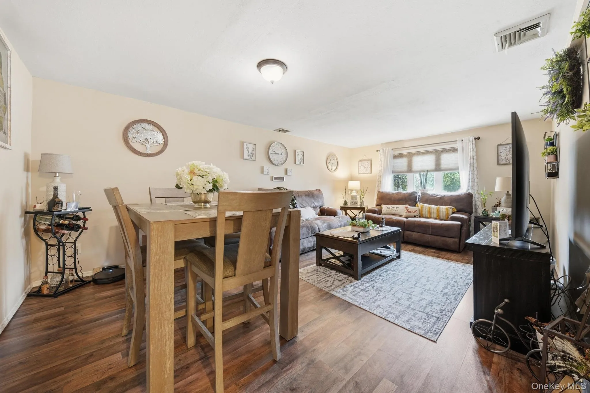 1523 Dewey Avenue, Hempstead, NY, 6 Bedrooms Bedrooms, 12 Rooms Rooms,3 BathroomsBathrooms,Residential,For Rent,Dewey,0,1063527 1523 Dewey Avenue, Hempstead, NY, 6 Bedrooms Bedrooms, 12 Rooms Rooms,3 BathroomsBathrooms,Residential,For Rent,Dewey,0,1063527