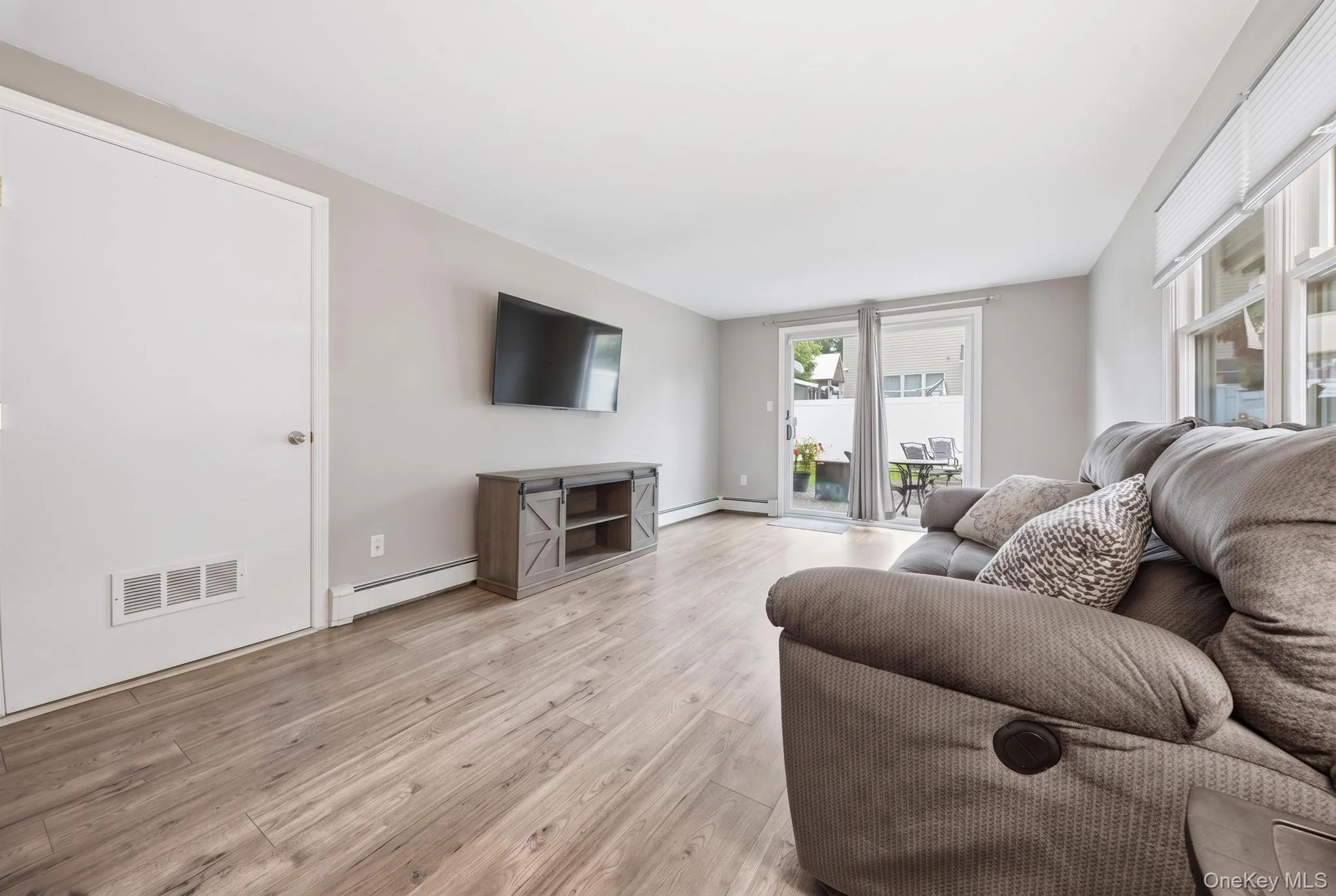 1523 Dewey Avenue, Hempstead, NY, 6 Bedrooms Bedrooms, 12 Rooms Rooms,3 BathroomsBathrooms,Residential,For Rent,Dewey,0,1063527 1523 Dewey Avenue, Hempstead, NY, 6 Bedrooms Bedrooms, 12 Rooms Rooms,3 BathroomsBathrooms,Residential,For Rent,Dewey,0,1063527