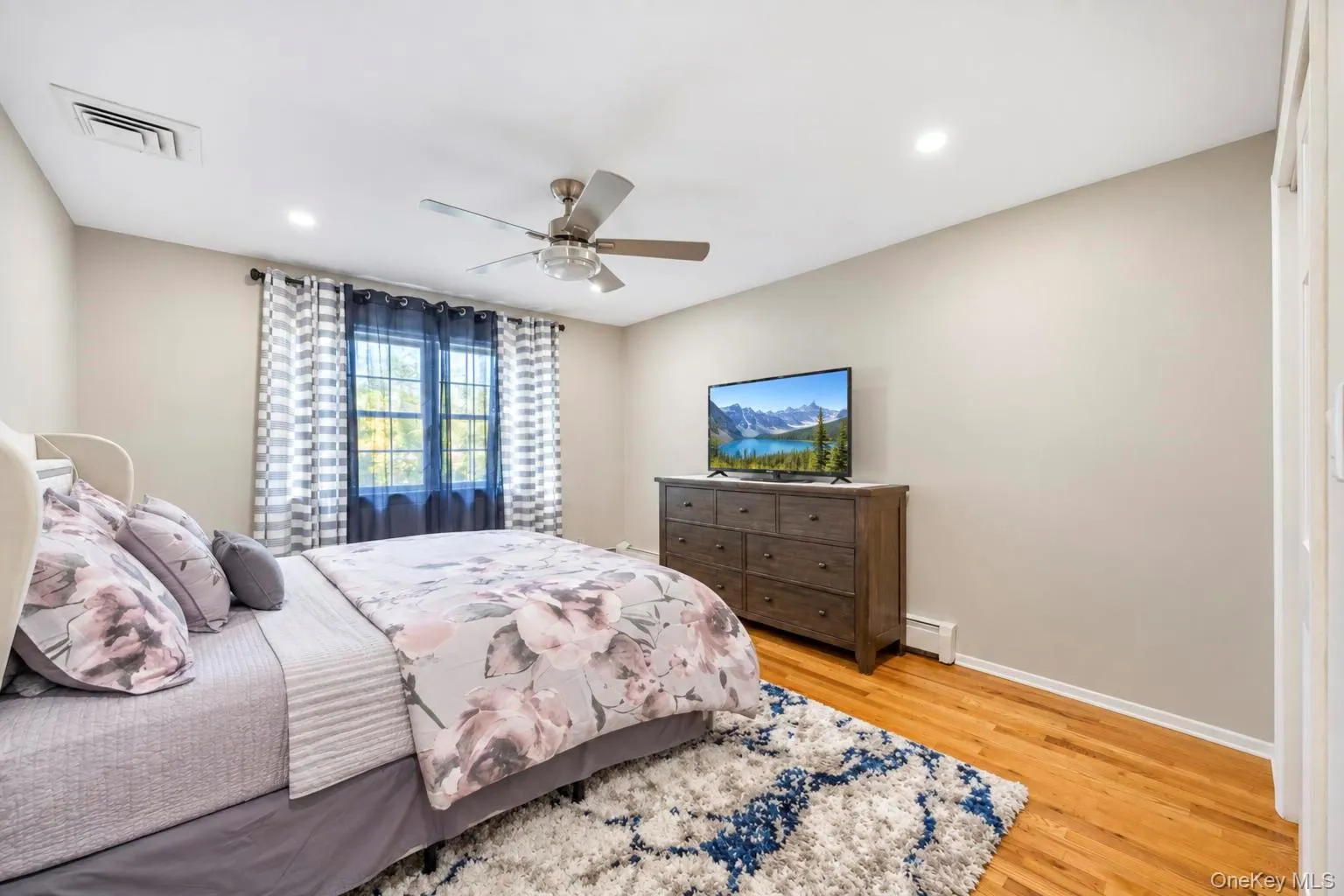 271 Syosset Woodbury Road, Oyster Bay, NY, 5 Bedrooms Bedrooms, 18 Rooms Rooms,5 BathroomsBathrooms,Residential,For Rent,Syosset Woodbury,0,1063529 271 Syosset Woodbury Road, Oyster Bay, NY, 5 Bedrooms Bedrooms, 18 Rooms Rooms,5 BathroomsBathrooms,Residential,For Rent,Syosset Woodbury,0,1063529