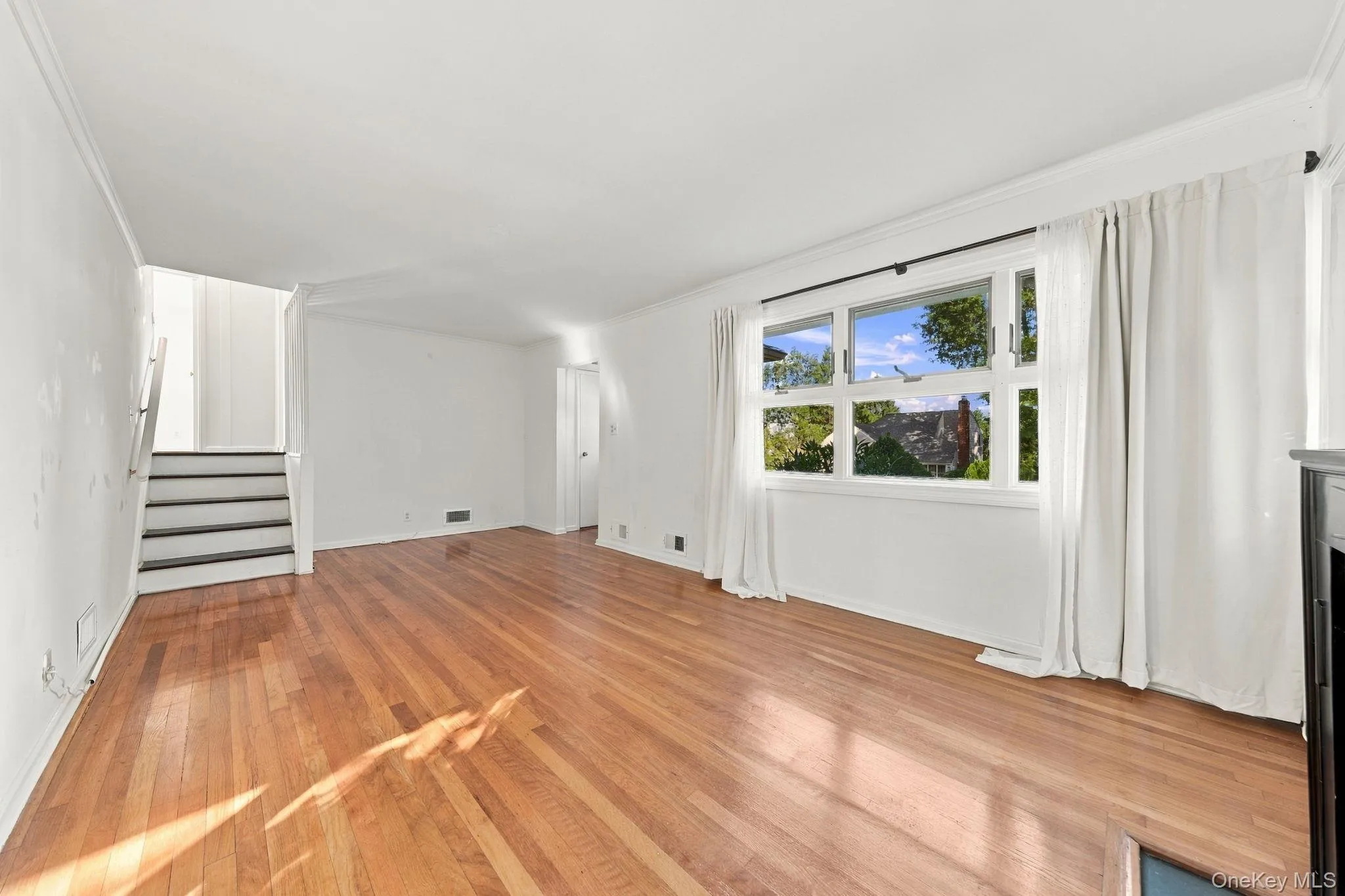 21 Revere Road, North Hempstead, NY, 3 Bedrooms Bedrooms, 6 Rooms Rooms,2 BathroomsBathrooms,Residential,For Rent,Revere,0,1063540 21 Revere Road, North Hempstead, NY, 3 Bedrooms Bedrooms, 6 Rooms Rooms,2 BathroomsBathrooms,Residential,For Rent,Revere,0,1063540