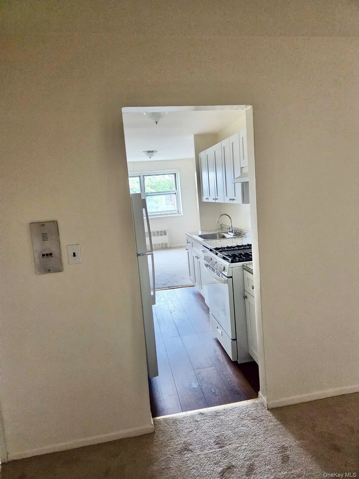 100 Lincoln Avenue, North Hempstead, NY, 1 Bedroom Bedrooms, 3 Room Rooms,1 BathroomBathrooms,Residential Lease,For Rent,Lincoln,0,1063541 100 Lincoln Avenue, North Hempstead, NY, 1 Bedroom Bedrooms, 3 Room Rooms,1 BathroomBathrooms,Residential Lease,For Rent,Lincoln,0,1063541