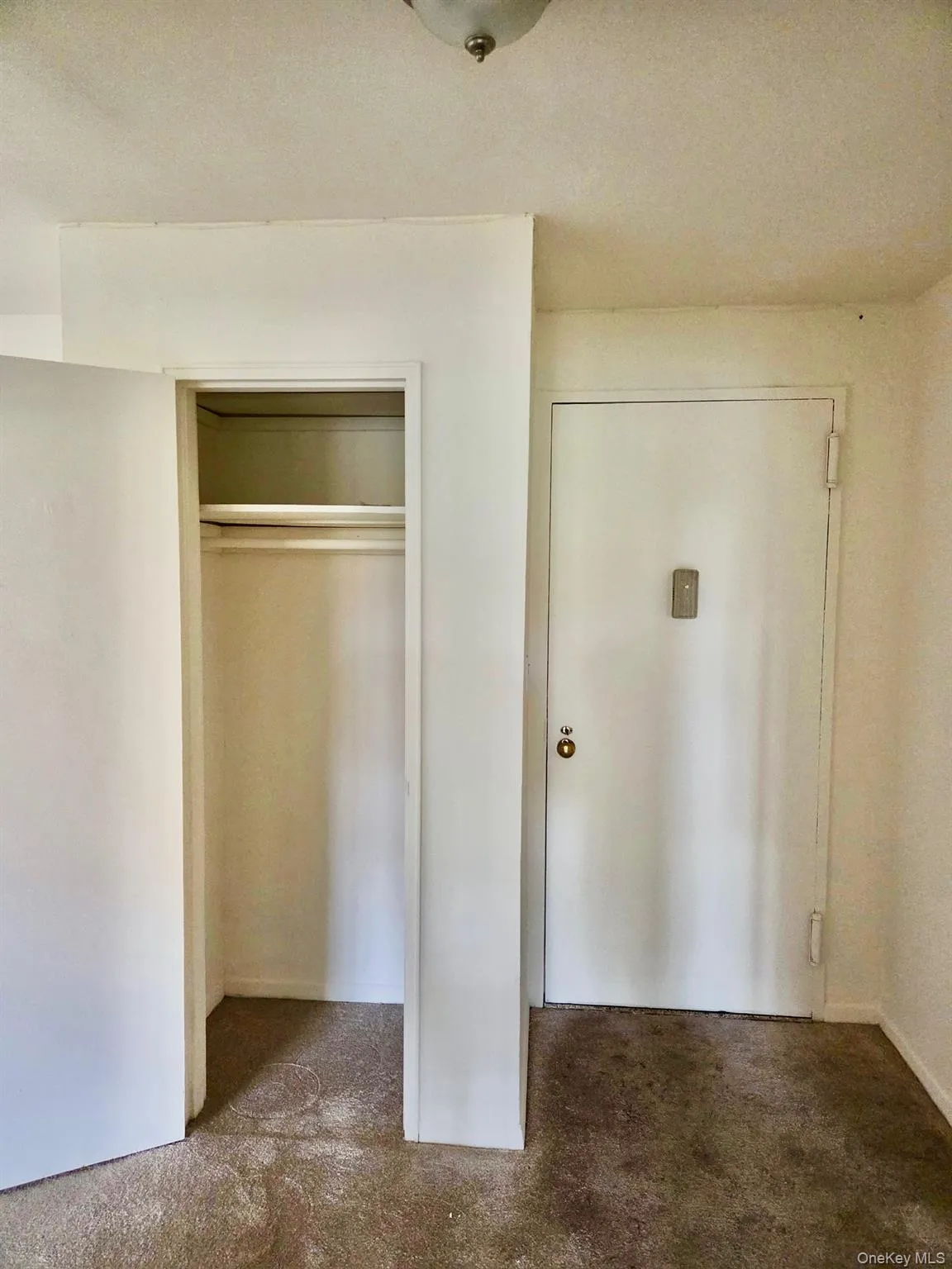 100 Lincoln Avenue, North Hempstead, NY, 1 Bedroom Bedrooms, 3 Room Rooms,1 BathroomBathrooms,Residential Lease,For Rent,Lincoln,0,1063541 100 Lincoln Avenue, North Hempstead, NY, 1 Bedroom Bedrooms, 3 Room Rooms,1 BathroomBathrooms,Residential Lease,For Rent,Lincoln,0,1063541