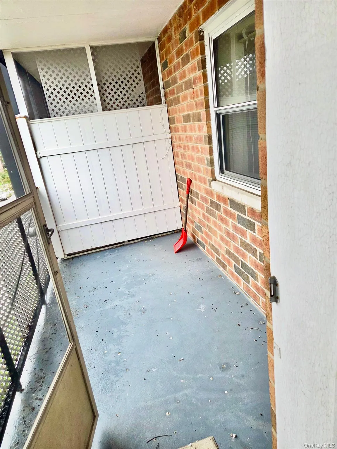 100 Lincoln Avenue, North Hempstead, NY, 1 Bedroom Bedrooms, 3 Room Rooms,1 BathroomBathrooms,Residential Lease,For Rent,Lincoln,0,1063541 100 Lincoln Avenue, North Hempstead, NY, 1 Bedroom Bedrooms, 3 Room Rooms,1 BathroomBathrooms,Residential Lease,For Rent,Lincoln,0,1063541