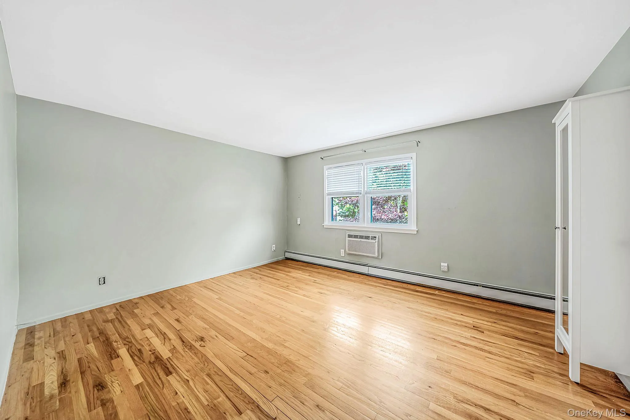 126 Cardinal Lane, Islip, NY, 2 Bedrooms Bedrooms, 5 Rooms Rooms,2 BathroomsBathrooms,Residential,For Rent,Cardinal,0,1063543 126 Cardinal Lane, Islip, NY, 2 Bedrooms Bedrooms, 5 Rooms Rooms,2 BathroomsBathrooms,Residential,For Rent,Cardinal,0,1063543