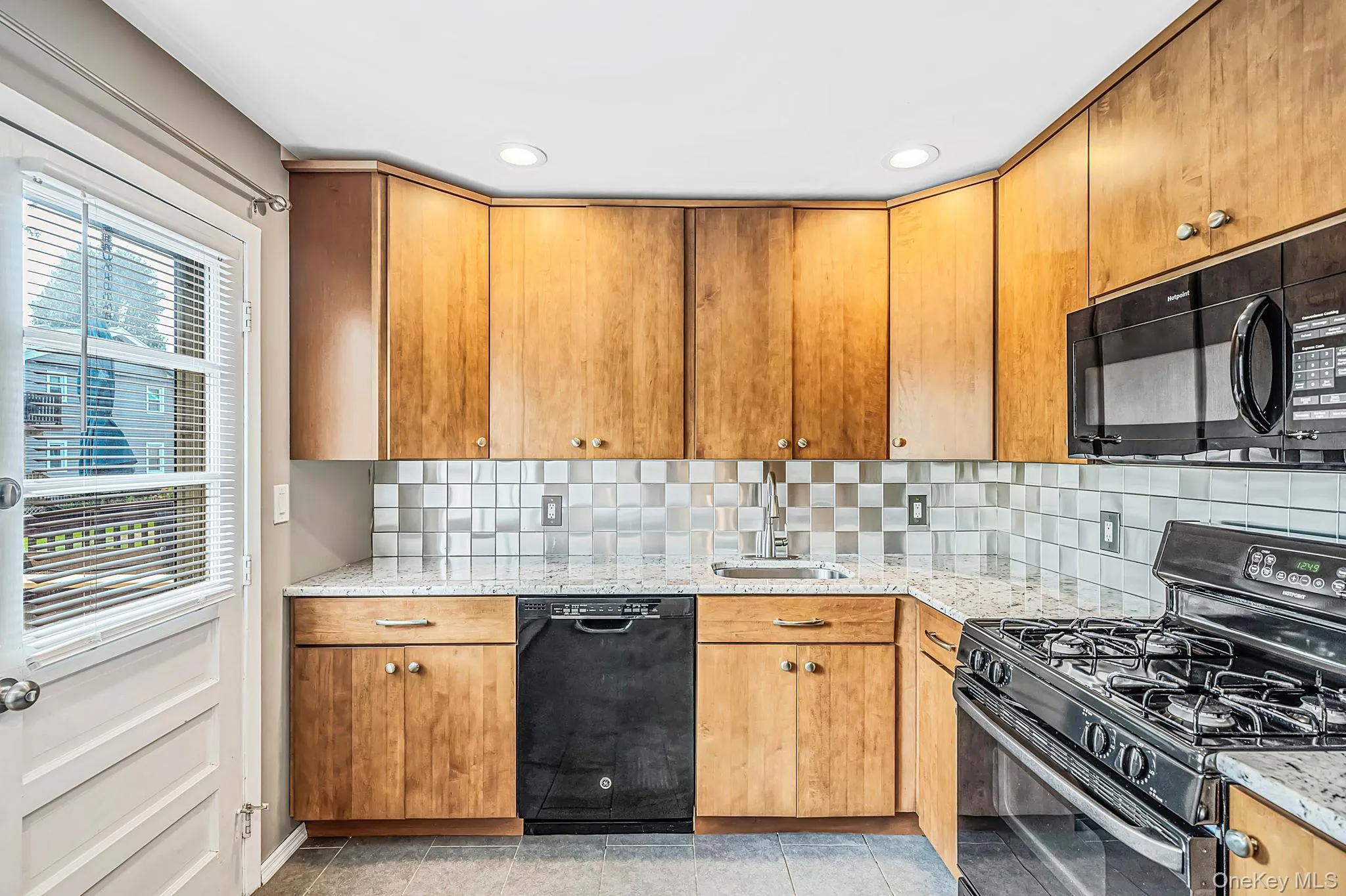 126 Cardinal Lane, Islip, NY, 2 Bedrooms Bedrooms, 5 Rooms Rooms,2 BathroomsBathrooms,Residential,For Rent,Cardinal,0,1063543 126 Cardinal Lane, Islip, NY, 2 Bedrooms Bedrooms, 5 Rooms Rooms,2 BathroomsBathrooms,Residential,For Rent,Cardinal,0,1063543