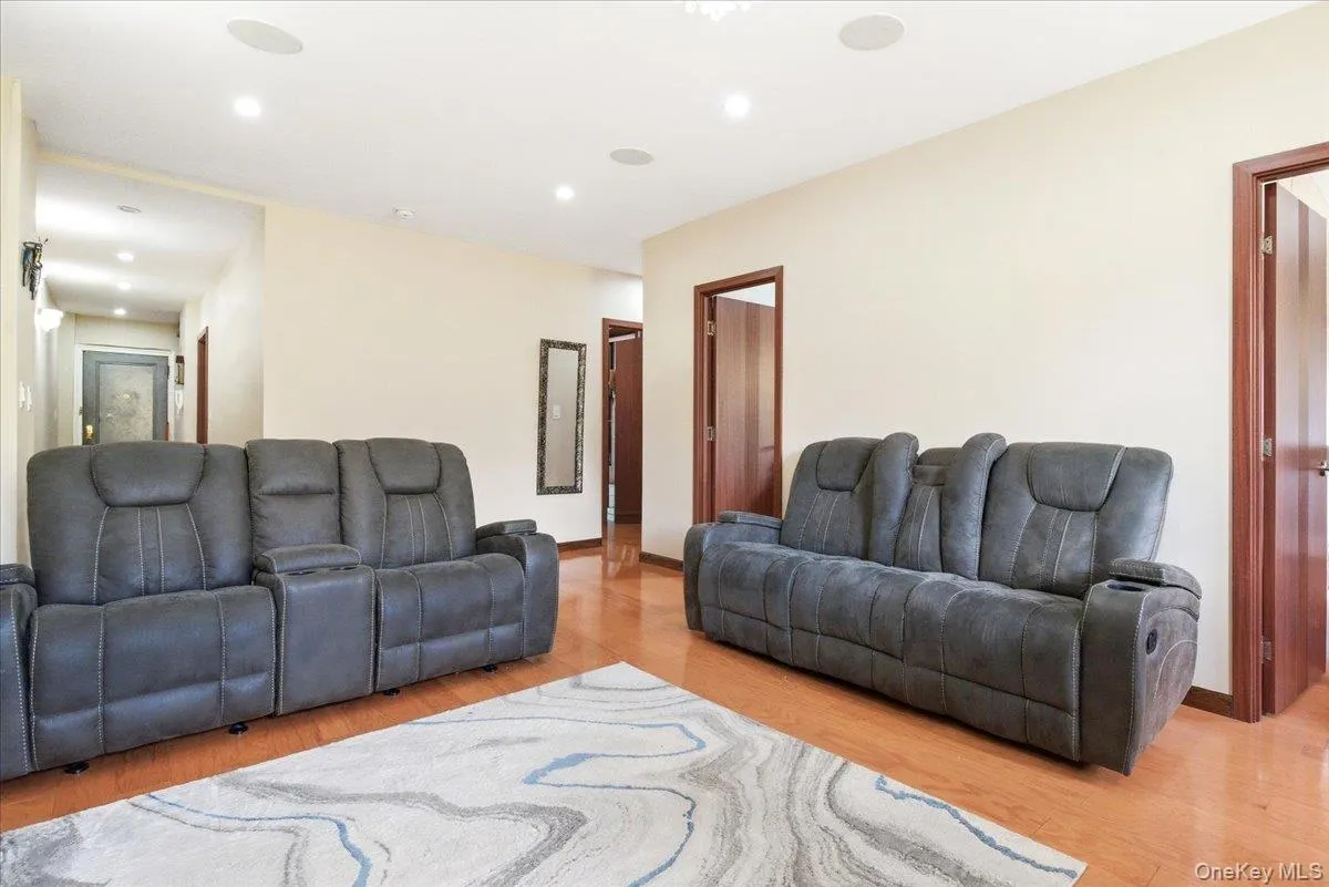 83-80 118th Street, New York, NY, 3 Bedrooms Bedrooms, 6 Rooms Rooms,1 BathroomBathrooms,Residential,For Rent,118th,0,1063552 83-80 118th Street, New York, NY, 3 Bedrooms Bedrooms, 6 Rooms Rooms,1 BathroomBathrooms,Residential,For Rent,118th,0,1063552