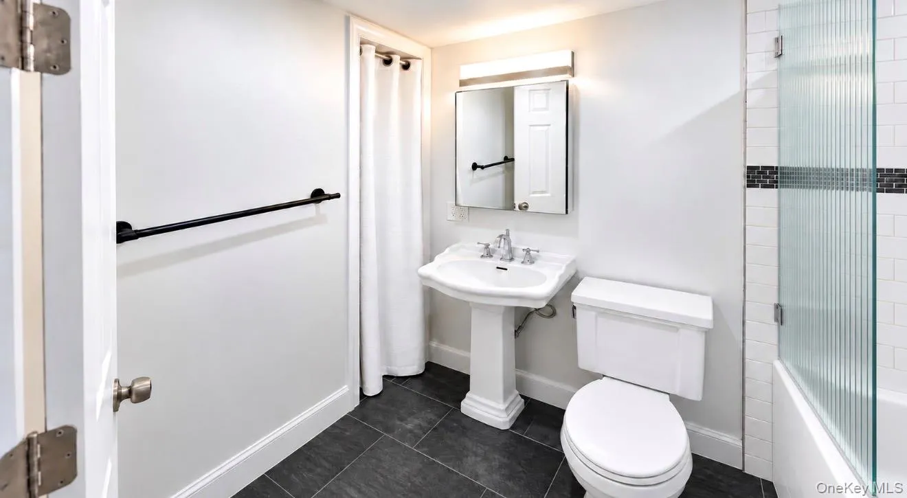 108 Forsythia Lane, Babylon, NY, 3 Bedrooms Bedrooms, 5 Rooms Rooms,2 BathroomsBathrooms,Residential,For Rent,Forsythia,0,1063563 108 Forsythia Lane, Babylon, NY, 3 Bedrooms Bedrooms, 5 Rooms Rooms,2 BathroomsBathrooms,Residential,For Rent,Forsythia,0,1063563