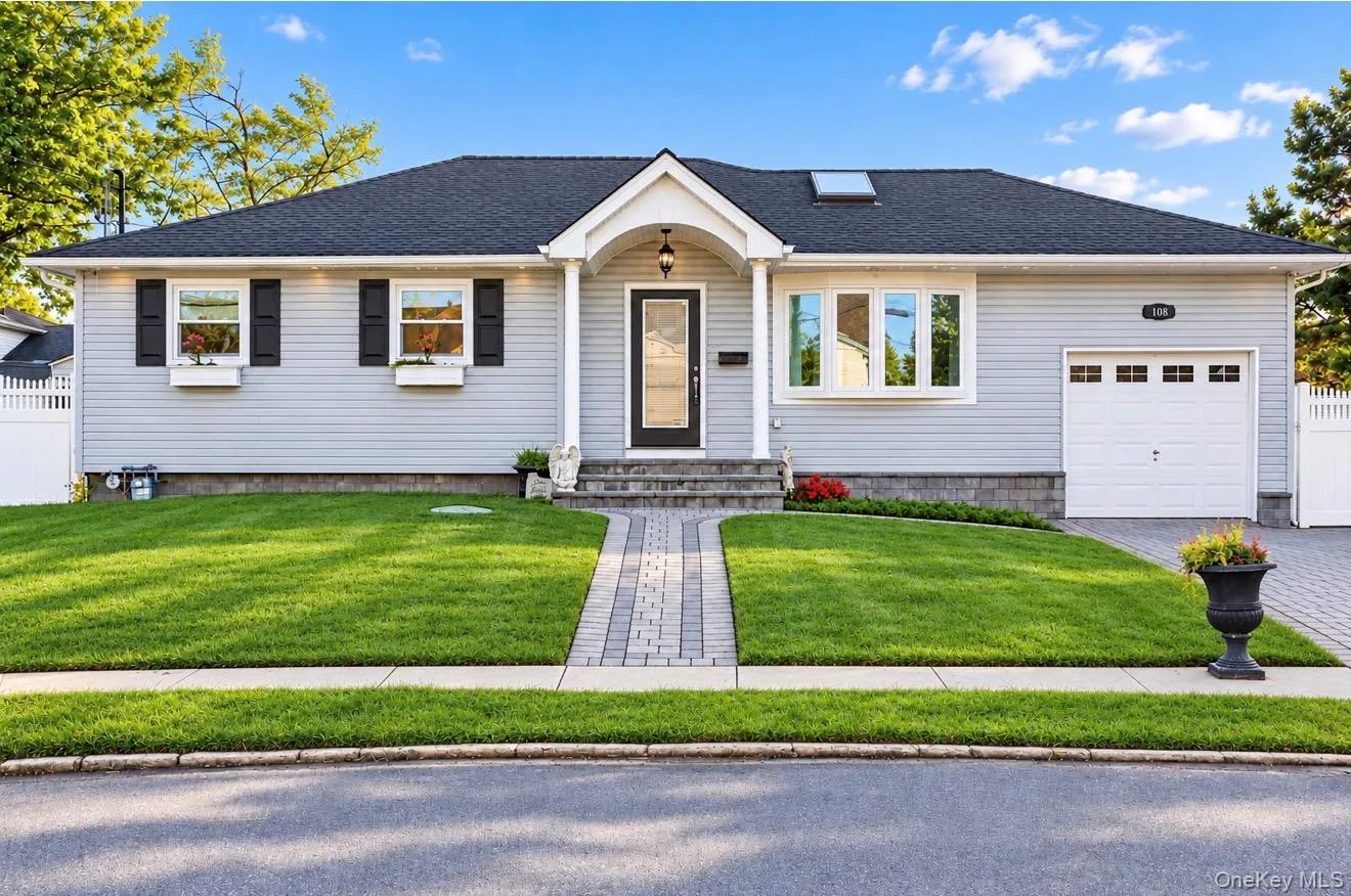 108 Forsythia Lane, Babylon, NY, 3 Bedrooms Bedrooms, 5 Rooms Rooms,2 BathroomsBathrooms,Residential,For Rent,Forsythia,0,1063563 108 Forsythia Lane, Babylon, NY, 3 Bedrooms Bedrooms, 5 Rooms Rooms,2 BathroomsBathrooms,Residential,For Rent,Forsythia,0,1063563