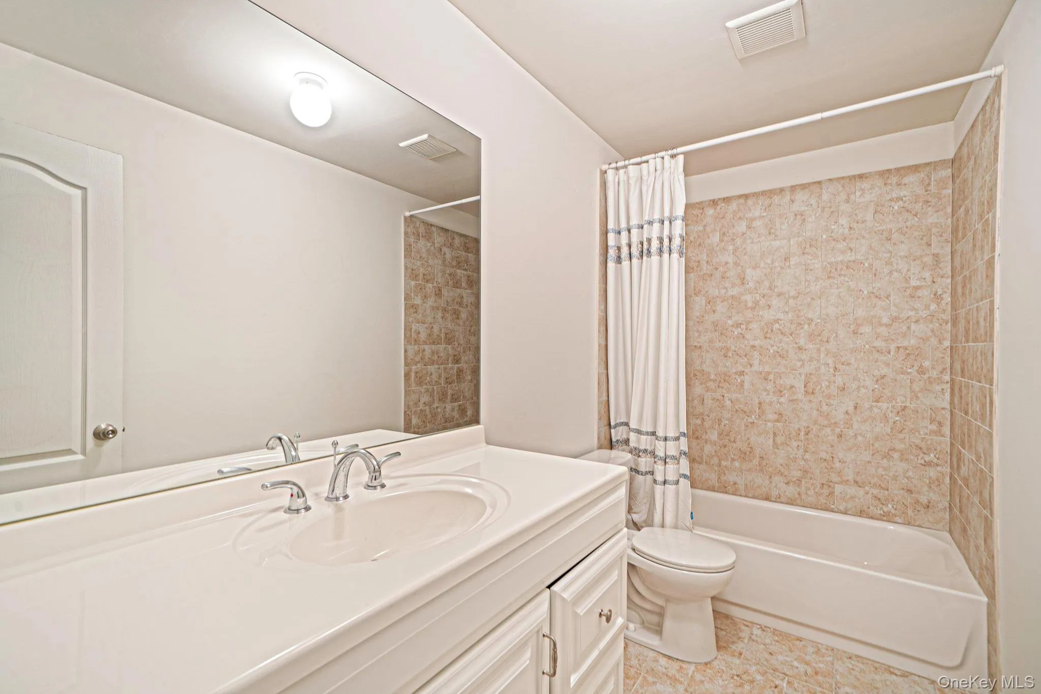 13 Glenmore Avenue, Islip, NY, 6 Bedrooms Bedrooms, 20 Rooms Rooms,4 BathroomsBathrooms,Residential,For Rent,Glenmore,0,1063566 13 Glenmore Avenue, Islip, NY, 6 Bedrooms Bedrooms, 20 Rooms Rooms,4 BathroomsBathrooms,Residential,For Rent,Glenmore,0,1063566