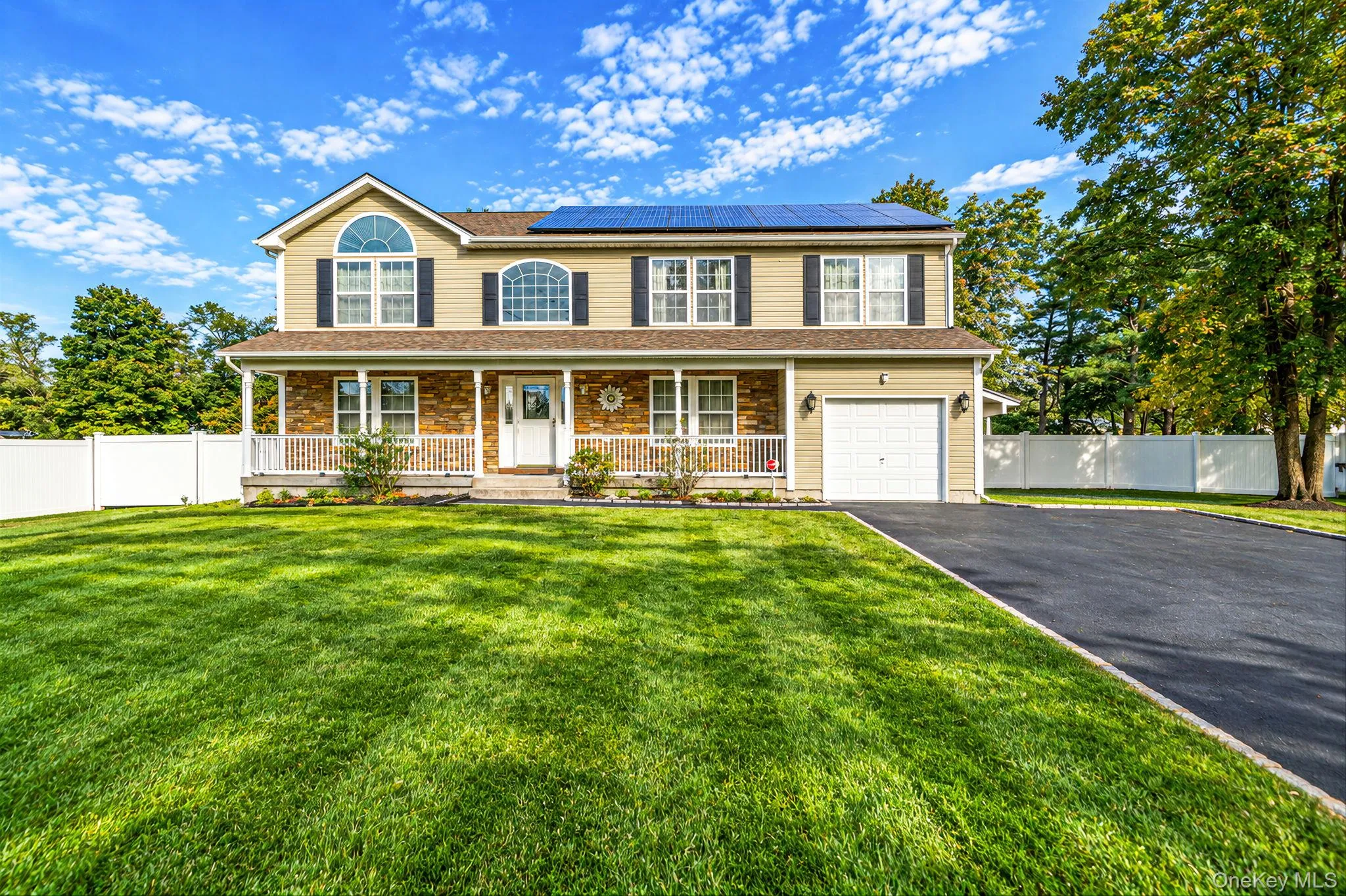 13 Glenmore Avenue, Islip, NY, 6 Bedrooms Bedrooms, 20 Rooms Rooms,4 BathroomsBathrooms,Residential,For Rent,Glenmore,0,1063566 13 Glenmore Avenue, Islip, NY, 6 Bedrooms Bedrooms, 20 Rooms Rooms,4 BathroomsBathrooms,Residential,For Rent,Glenmore,0,1063566
