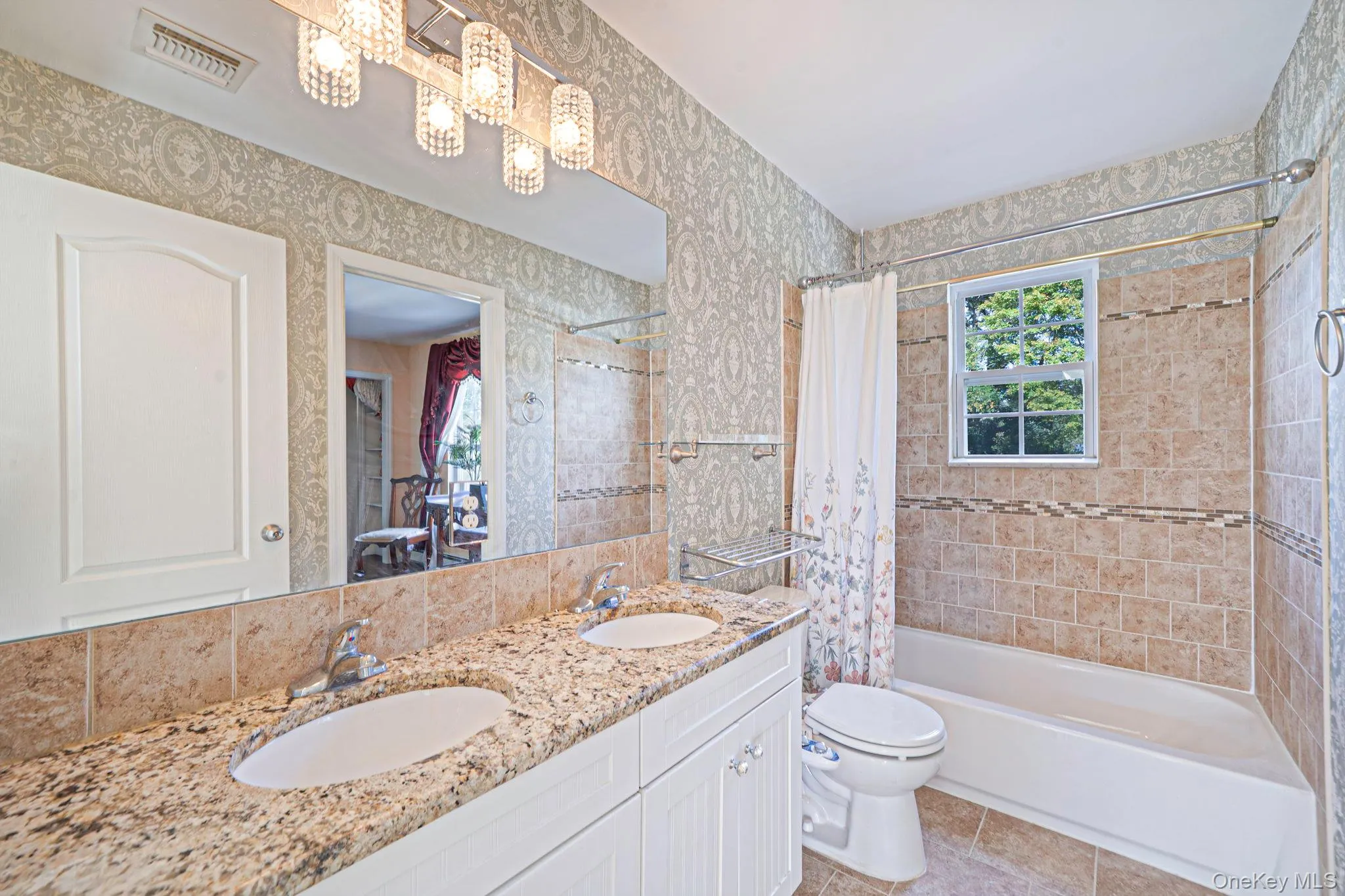 13 Glenmore Avenue, Islip, NY, 6 Bedrooms Bedrooms, 20 Rooms Rooms,4 BathroomsBathrooms,Residential,For Rent,Glenmore,0,1063566 13 Glenmore Avenue, Islip, NY, 6 Bedrooms Bedrooms, 20 Rooms Rooms,4 BathroomsBathrooms,Residential,For Rent,Glenmore,0,1063566