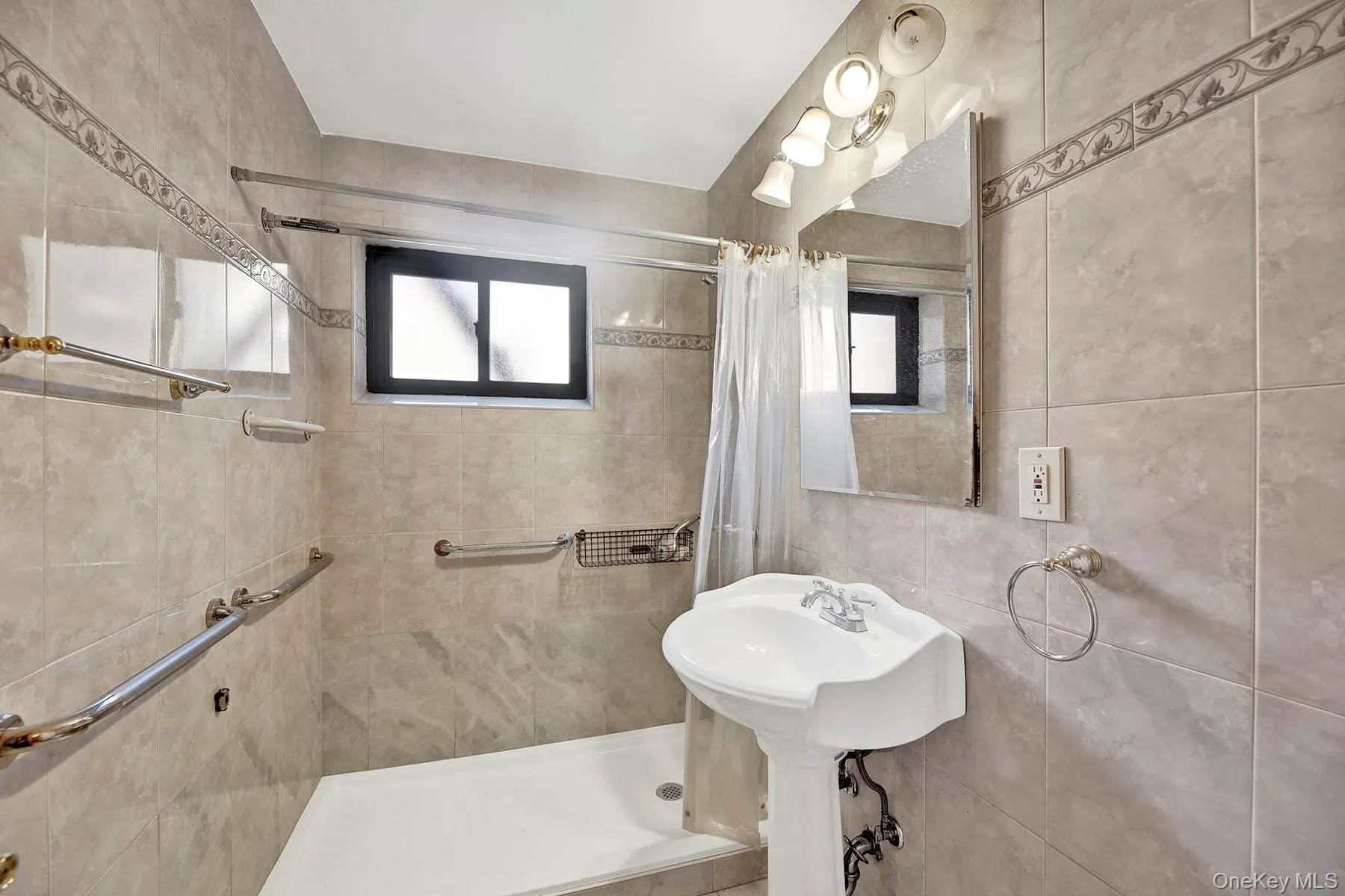 99-11 60th Avenue, New York, NY, 1 Bedroom Bedrooms, 5 Rooms Rooms,1 BathroomBathrooms,Residential,For Rent,60th Avenue,0,1063591 99-11 60th Avenue, New York, NY, 1 Bedroom Bedrooms, 5 Rooms Rooms,1 BathroomBathrooms,Residential,For Rent,60th Avenue,0,1063591