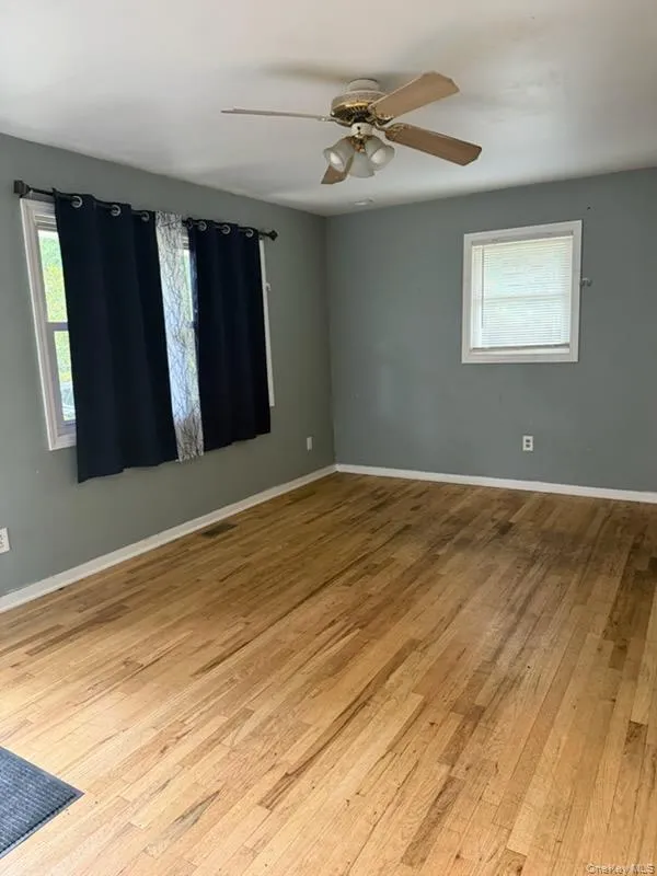 356 Cypress Drive, Brookhaven, NY, 3 Bedrooms Bedrooms, 6 Rooms Rooms,1 BathroomBathrooms,Residential Lease,For Rent,Cypress,0,1063599 356 Cypress Drive, Brookhaven, NY, 3 Bedrooms Bedrooms, 6 Rooms Rooms,1 BathroomBathrooms,Residential Lease,For Rent,Cypress,0,1063599