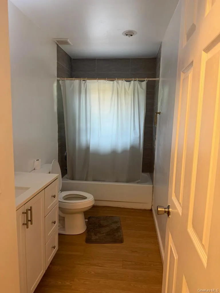 356 Cypress Drive, Brookhaven, NY, 3 Bedrooms Bedrooms, 6 Rooms Rooms,1 BathroomBathrooms,Residential Lease,For Rent,Cypress,0,1063599 356 Cypress Drive, Brookhaven, NY, 3 Bedrooms Bedrooms, 6 Rooms Rooms,1 BathroomBathrooms,Residential Lease,For Rent,Cypress,0,1063599