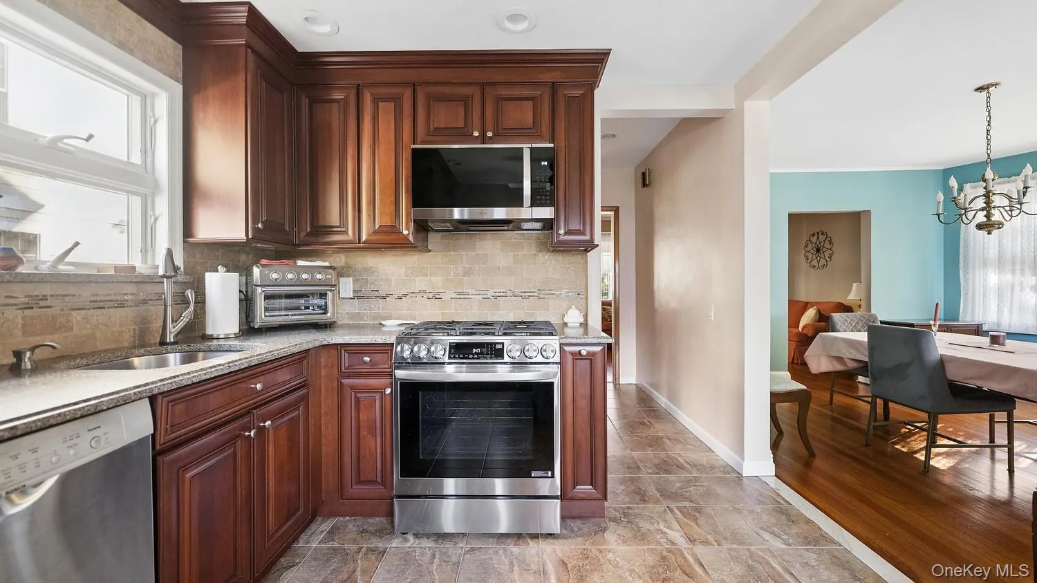 19 Egbert Avenue, New York, NY, 5 Bedrooms Bedrooms, 8 Rooms Rooms,1 BathroomBathrooms,Residential,For Rent,Egbert,0,1063615 19 Egbert Avenue, New York, NY, 5 Bedrooms Bedrooms, 8 Rooms Rooms,1 BathroomBathrooms,Residential,For Rent,Egbert,0,1063615