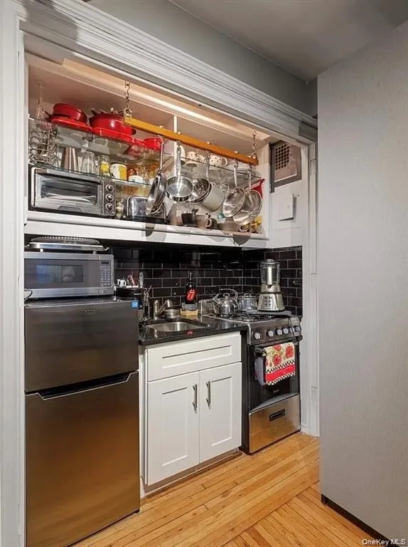 457 57th Street, New York, NY, 1 Room Rooms,1 BathroomBathrooms,Residential,For Rent,57th,0,1063618 457 57th Street, New York, NY, 1 Room Rooms,1 BathroomBathrooms,Residential,For Rent,57th,0,1063618