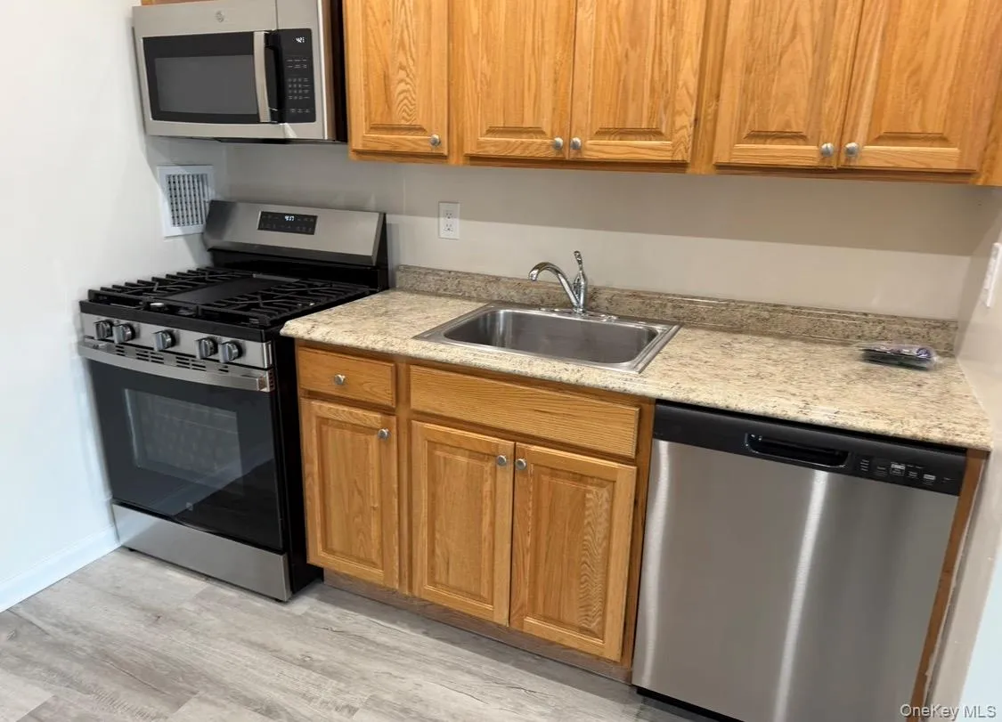 854 East Broadway, Long Beach, NY, 1 Bedroom Bedrooms, 3 Room Rooms,1 BathroomBathrooms,Residential Lease,For Rent,East Broadway,0,1063625 854 East Broadway, Long Beach, NY, 1 Bedroom Bedrooms, 3 Room Rooms,1 BathroomBathrooms,Residential Lease,For Rent,East Broadway,0,1063625