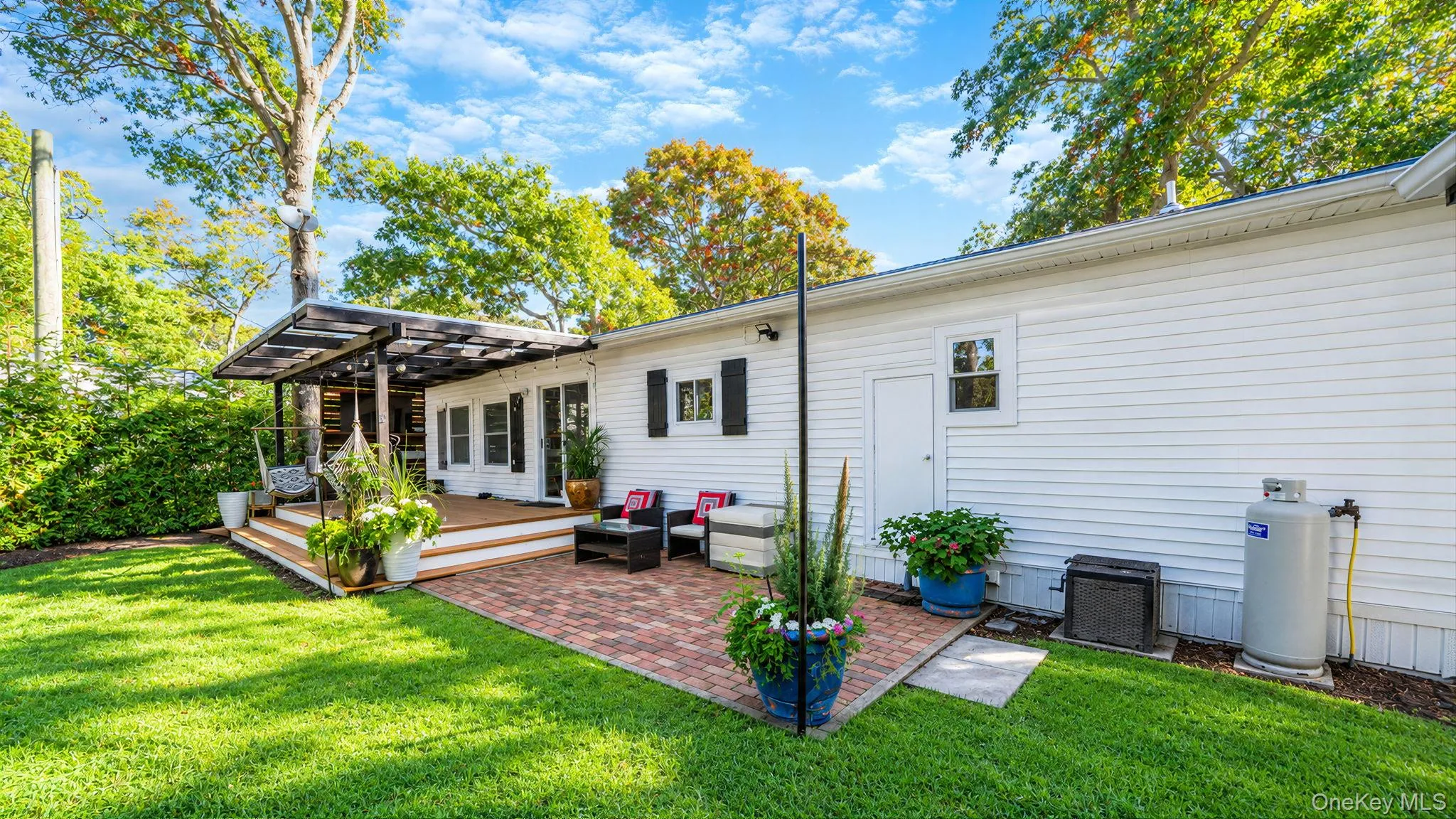 229 Montauk Highway, Southampton, NY, 2 Bedrooms Bedrooms, ,1 BathroomBathrooms,Residential,For Rent,Montauk,0,1063632 229 Montauk Highway, Southampton, NY, 2 Bedrooms Bedrooms, ,1 BathroomBathrooms,Residential,For Rent,Montauk,0,1063632