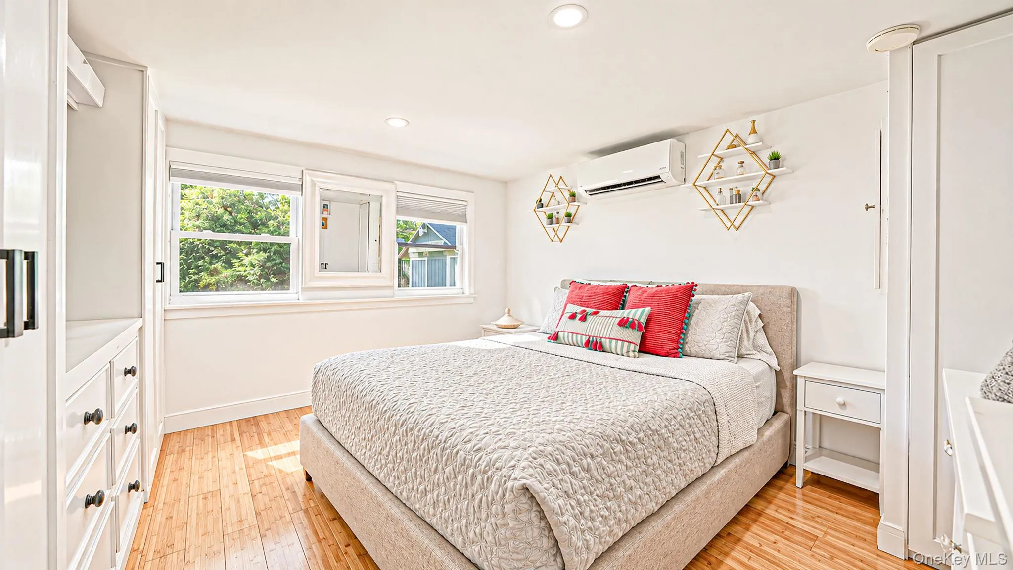 229 Montauk Highway, Southampton, NY, 2 Bedrooms Bedrooms, ,1 BathroomBathrooms,Residential,For Rent,Montauk,0,1063632 229 Montauk Highway, Southampton, NY, 2 Bedrooms Bedrooms, ,1 BathroomBathrooms,Residential,For Rent,Montauk,0,1063632