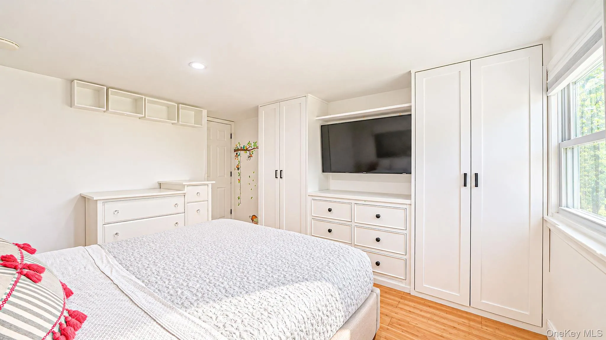 229 Montauk Highway, Southampton, NY, 2 Bedrooms Bedrooms, ,1 BathroomBathrooms,Residential,For Rent,Montauk,0,1063632 229 Montauk Highway, Southampton, NY, 2 Bedrooms Bedrooms, ,1 BathroomBathrooms,Residential,For Rent,Montauk,0,1063632