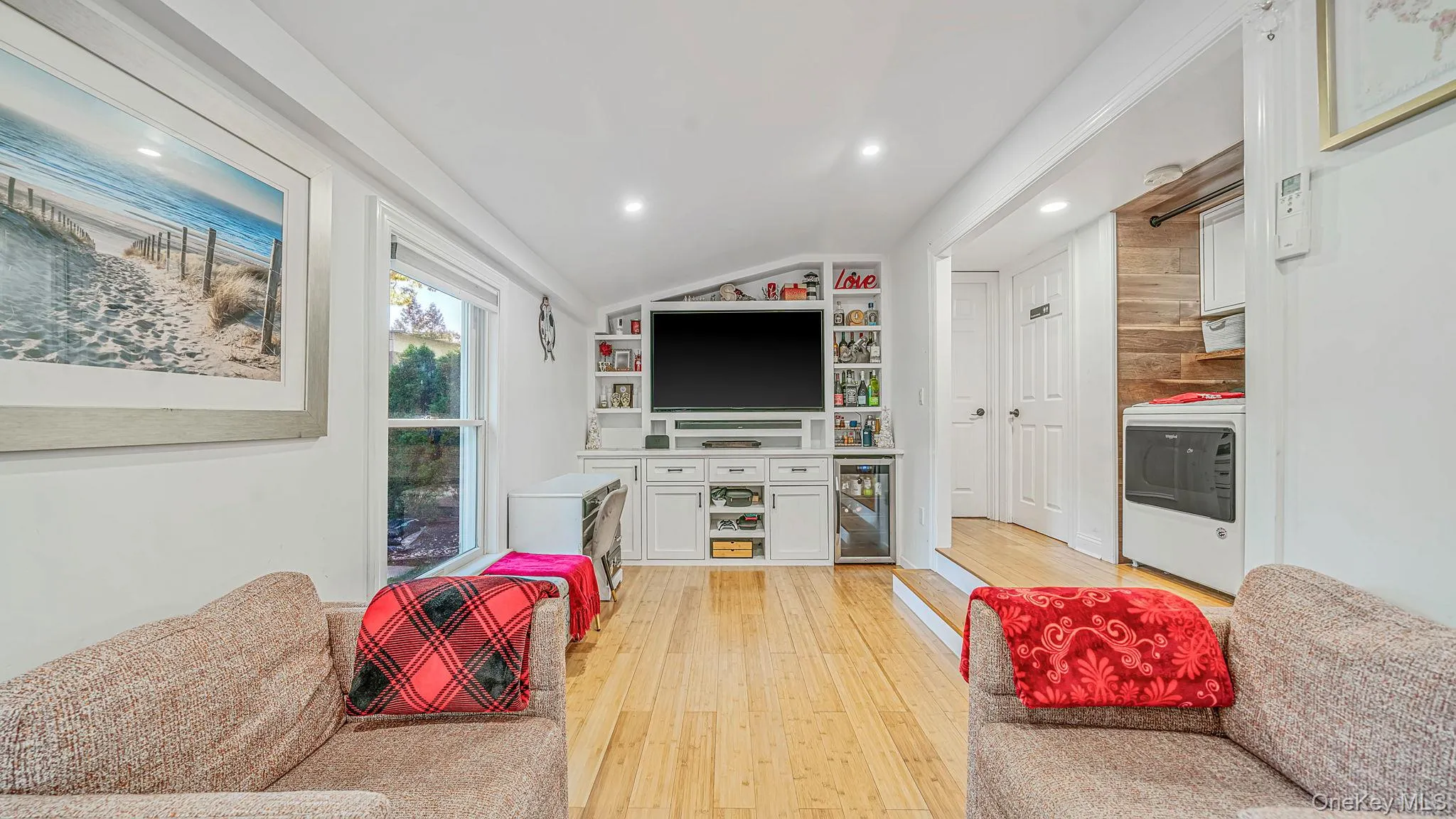 229 Montauk Highway, Southampton, NY, 2 Bedrooms Bedrooms, ,1 BathroomBathrooms,Residential,For Rent,Montauk,0,1063632 229 Montauk Highway, Southampton, NY, 2 Bedrooms Bedrooms, ,1 BathroomBathrooms,Residential,For Rent,Montauk,0,1063632