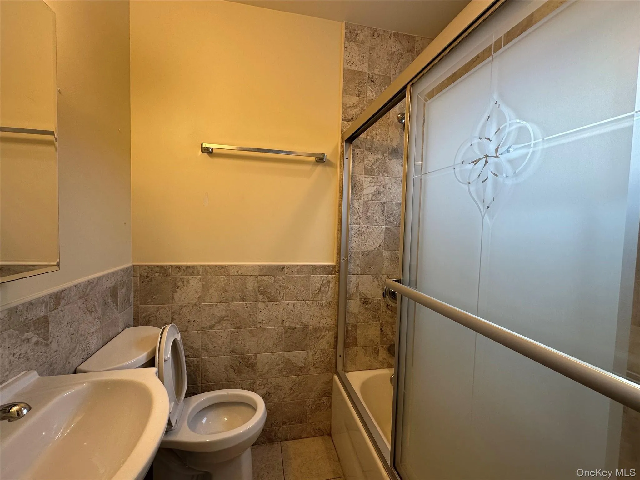 29 Jerome Avenue, Oyster Bay, NY, 4 Bedrooms Bedrooms, 7 Rooms Rooms,3 BathroomsBathrooms,Residential Lease,For Rent,Jerome,0,1063634 29 Jerome Avenue, Oyster Bay, NY, 4 Bedrooms Bedrooms, 7 Rooms Rooms,3 BathroomsBathrooms,Residential Lease,For Rent,Jerome,0,1063634